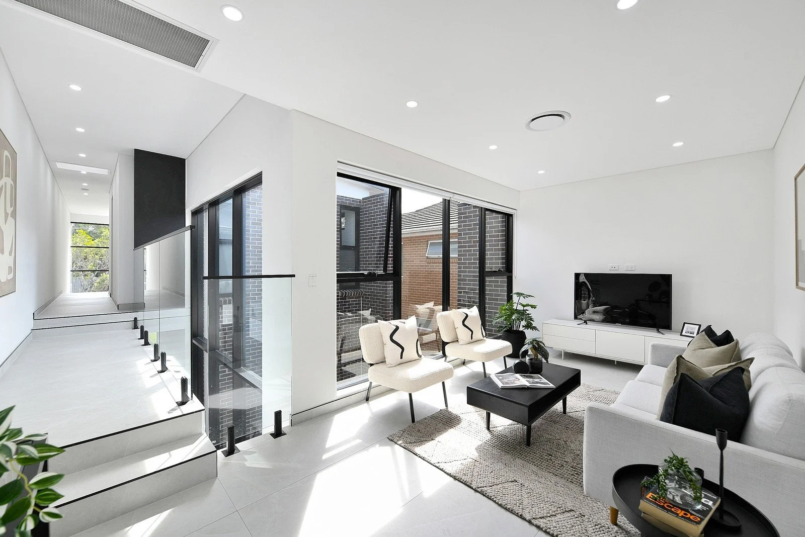 (WEB) 7 Blackshaw Ave, Mortdale (15).jpg