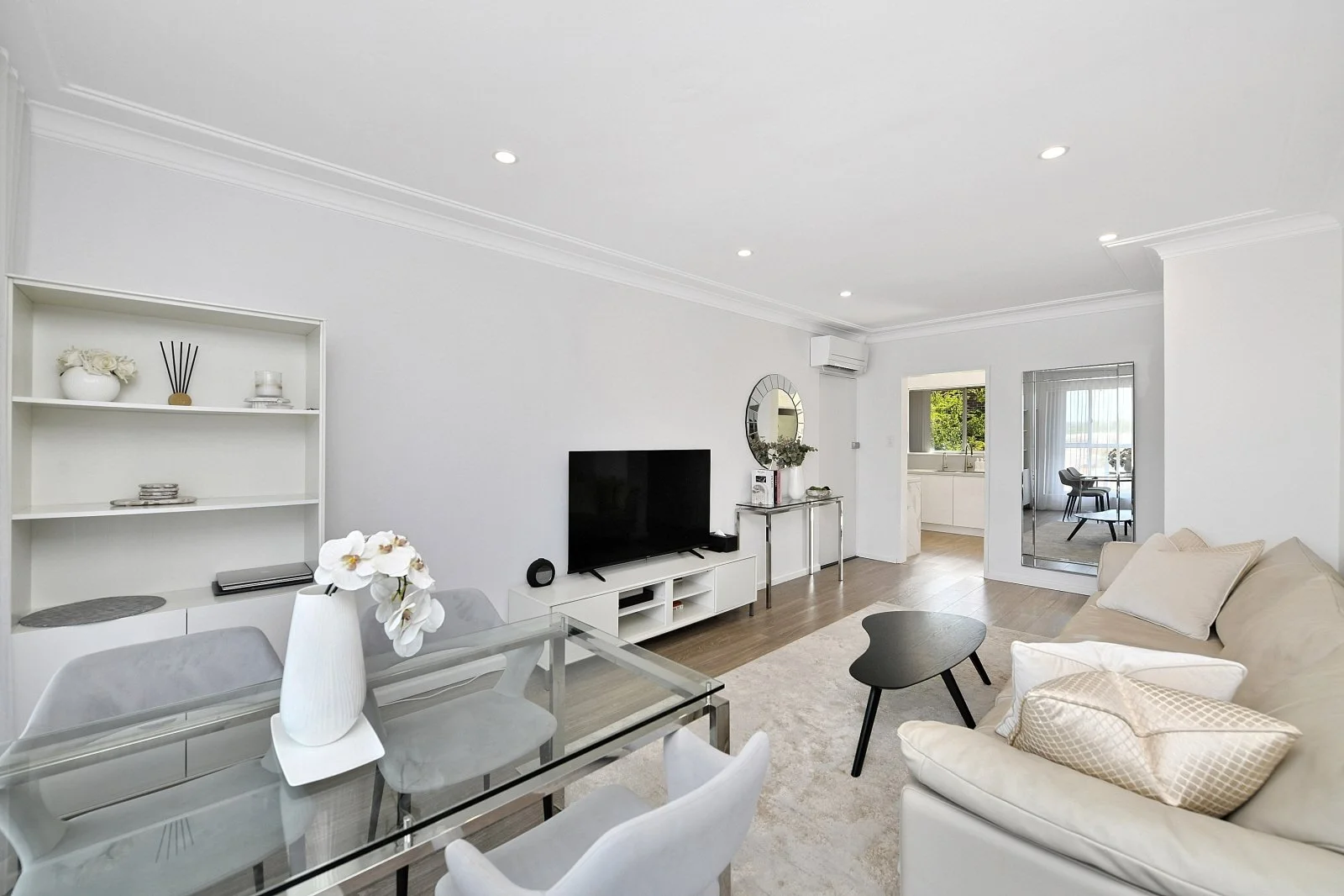 (WEB) 6_31 Wonoona Parade E, Oatley (1).jpg