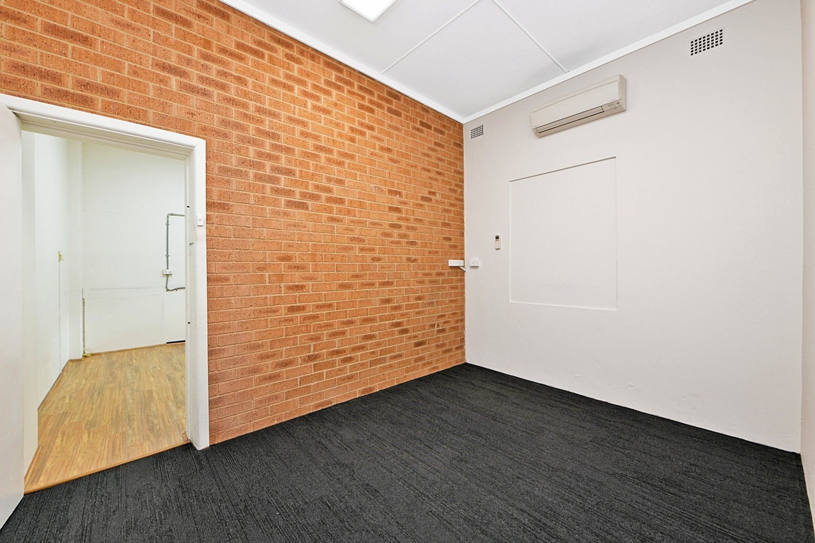 (WEB) 1_1 Morts Rd, Mortdale (7).jpg