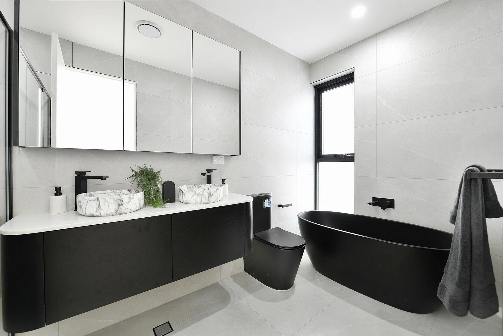 (WEB) 7 Blackshaw Ave, Mortdale (16).jpg