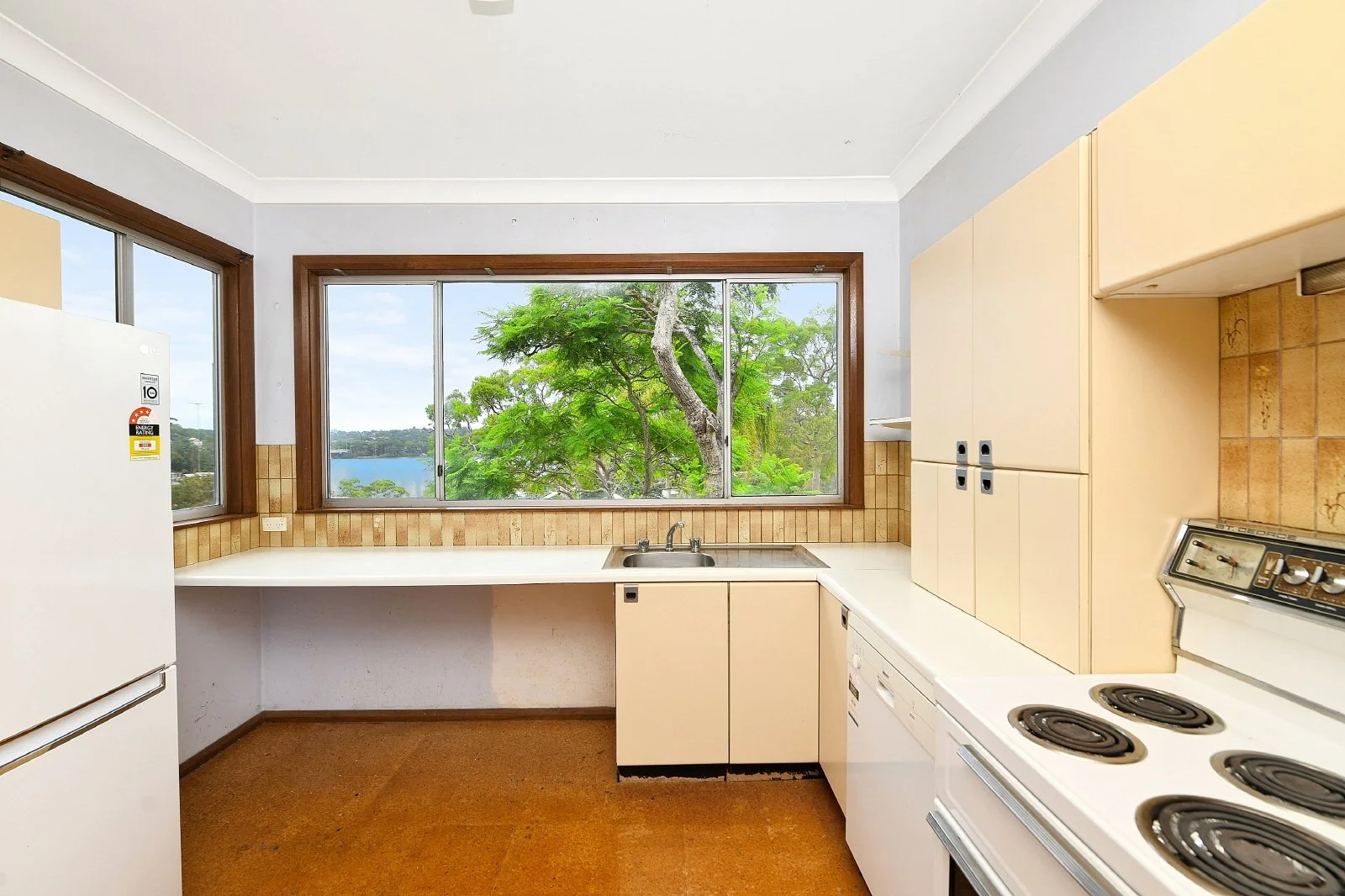 (WEB) 74 Lansdowne Parade, Oatley (7).jpg