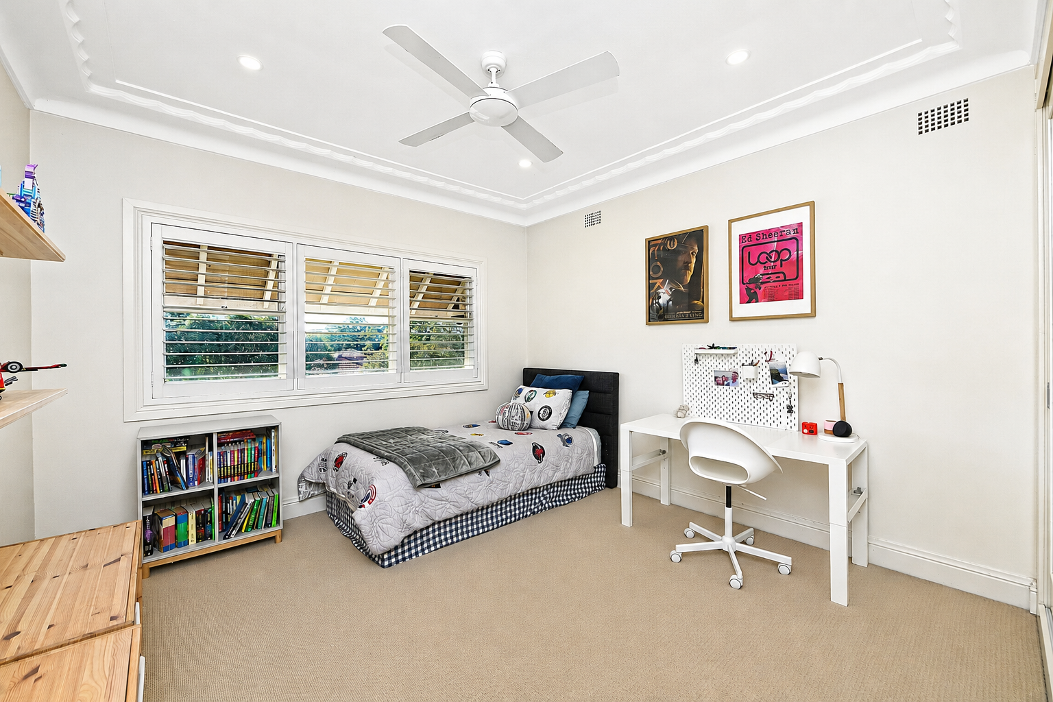 FRONT BEDROOM.png