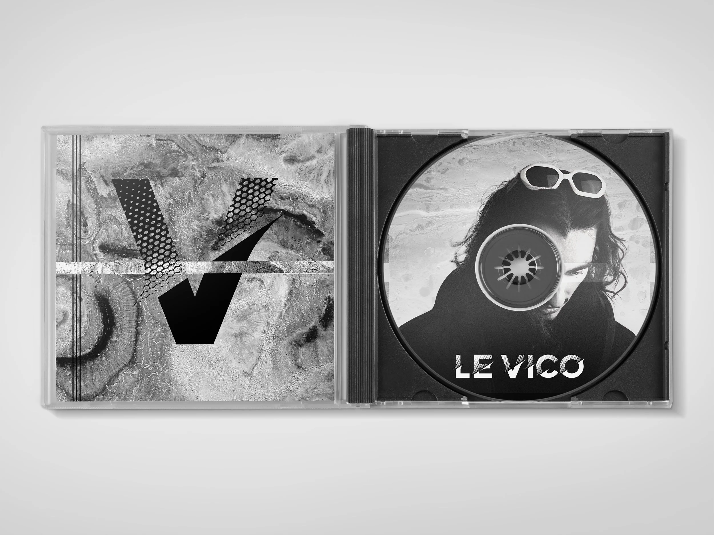 Free-CD-Jewel-Case-Mockups-02-Récupéré.jpg