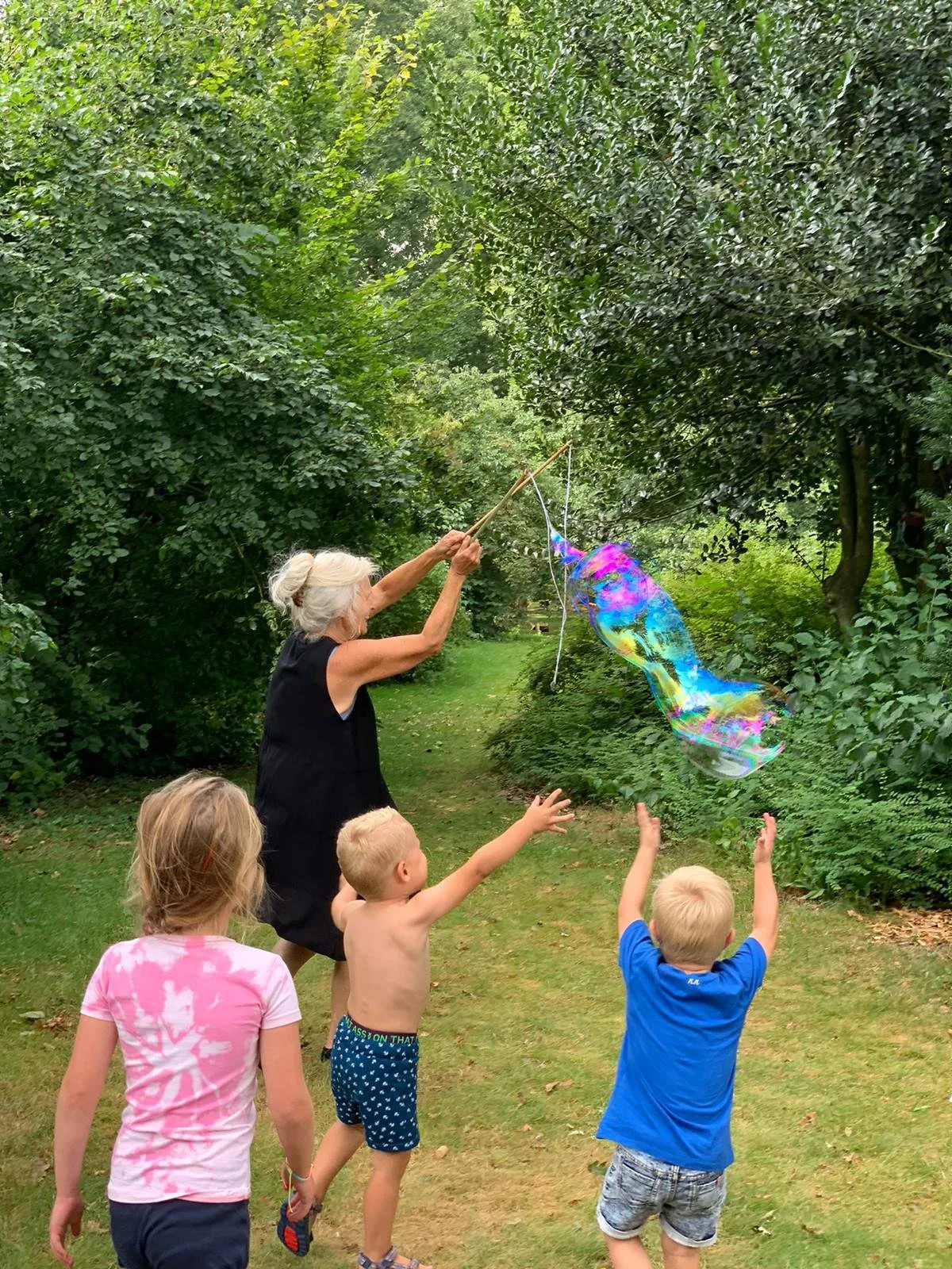 Joke kinderen en bellenblaas.jpg