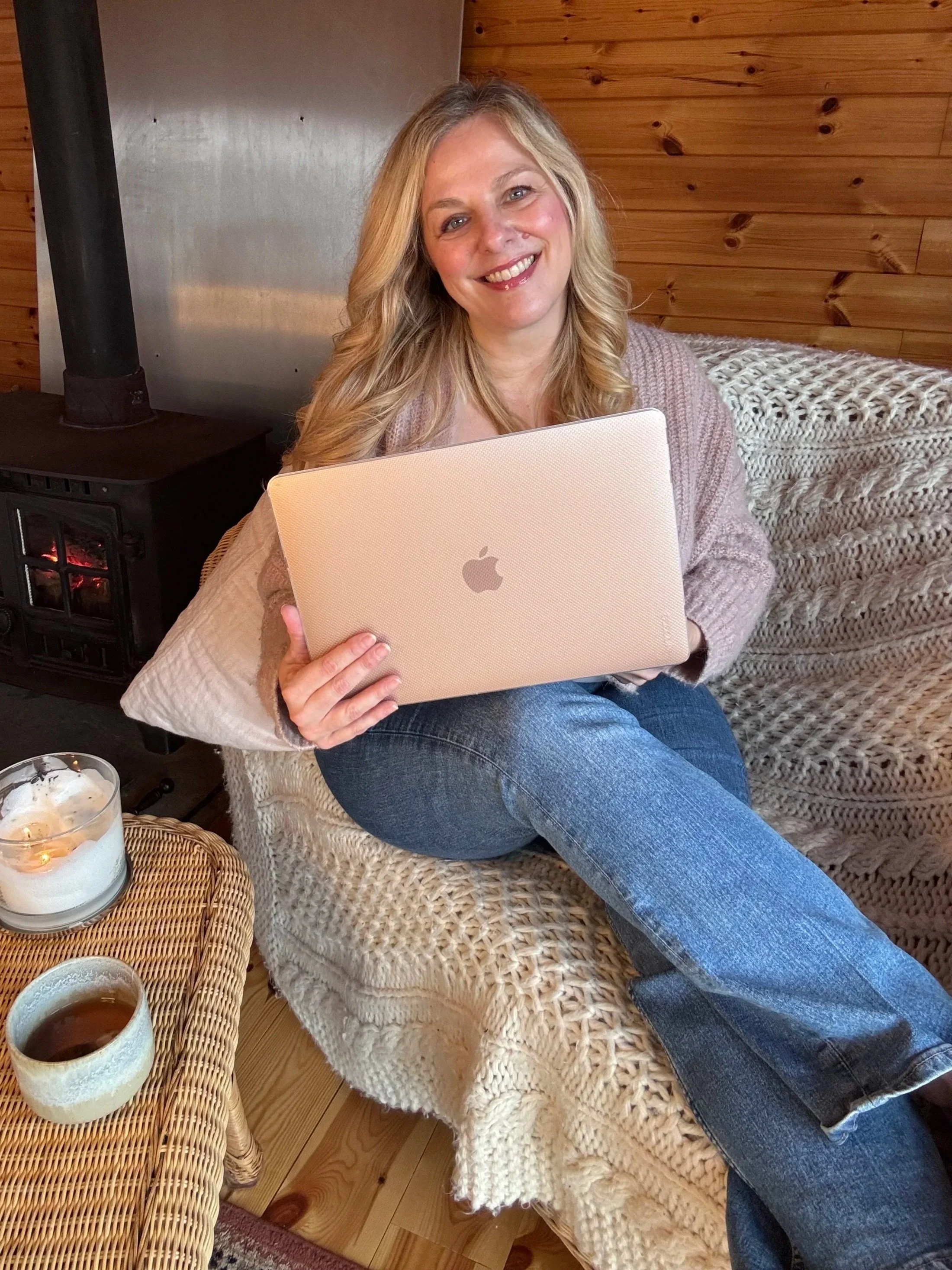 Virtual 1:1 SomaSoul® Somatic Therapy session with Sarah Pritchard via Zoom.