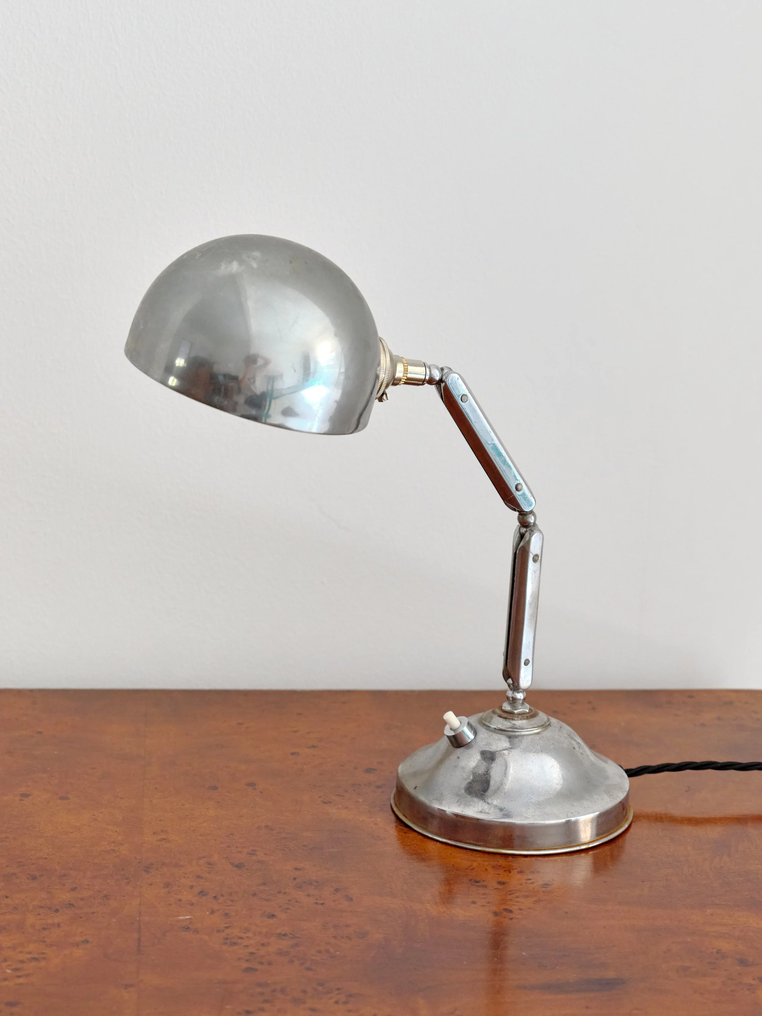 Articulated Desk Lamp
