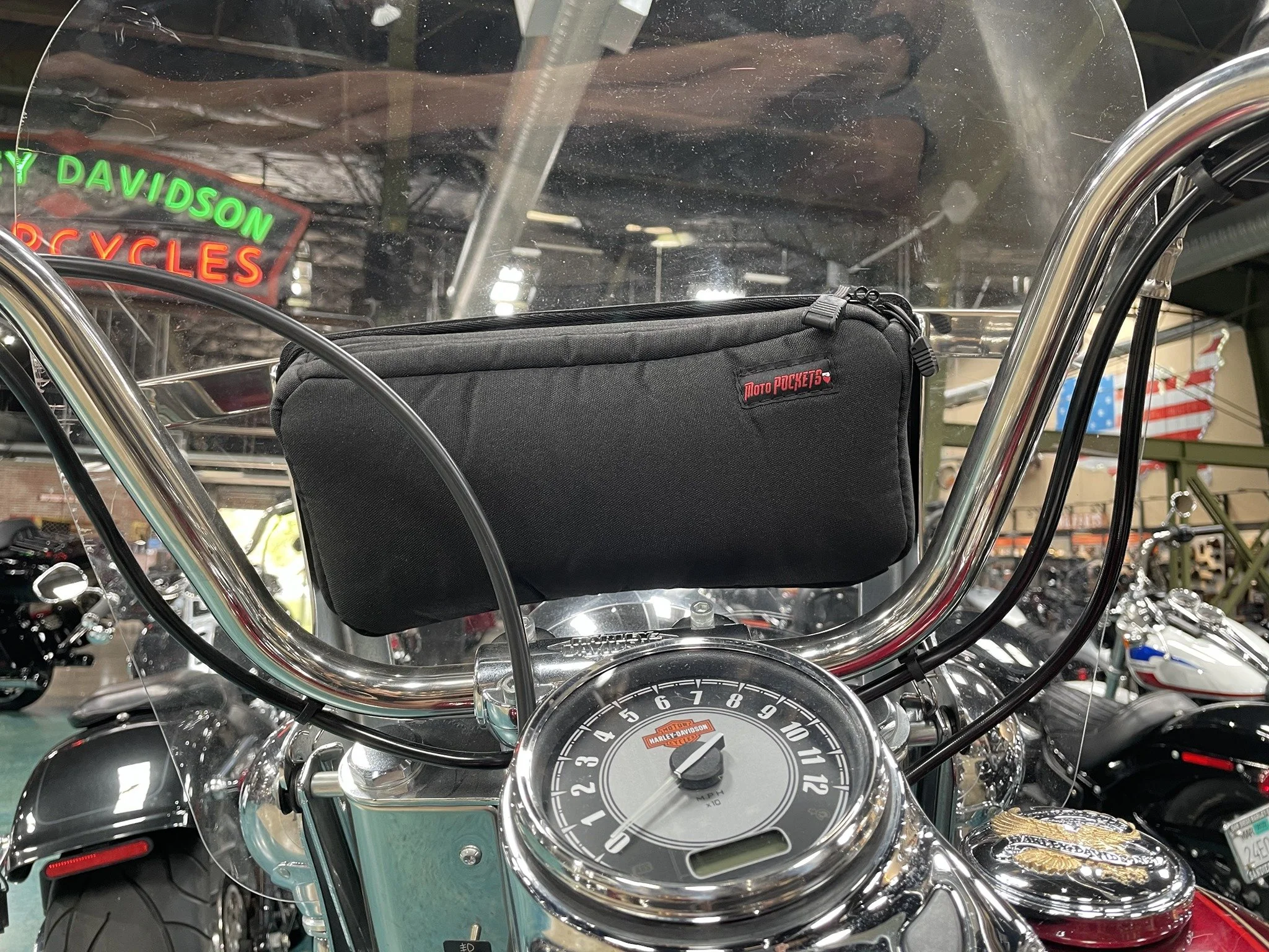 Harley Davidson Motorcycle Windshield Bag "Classic" Moto Pockets