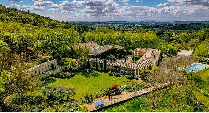 MAS DES OULES_VUE AÉRIENNE.jpg
