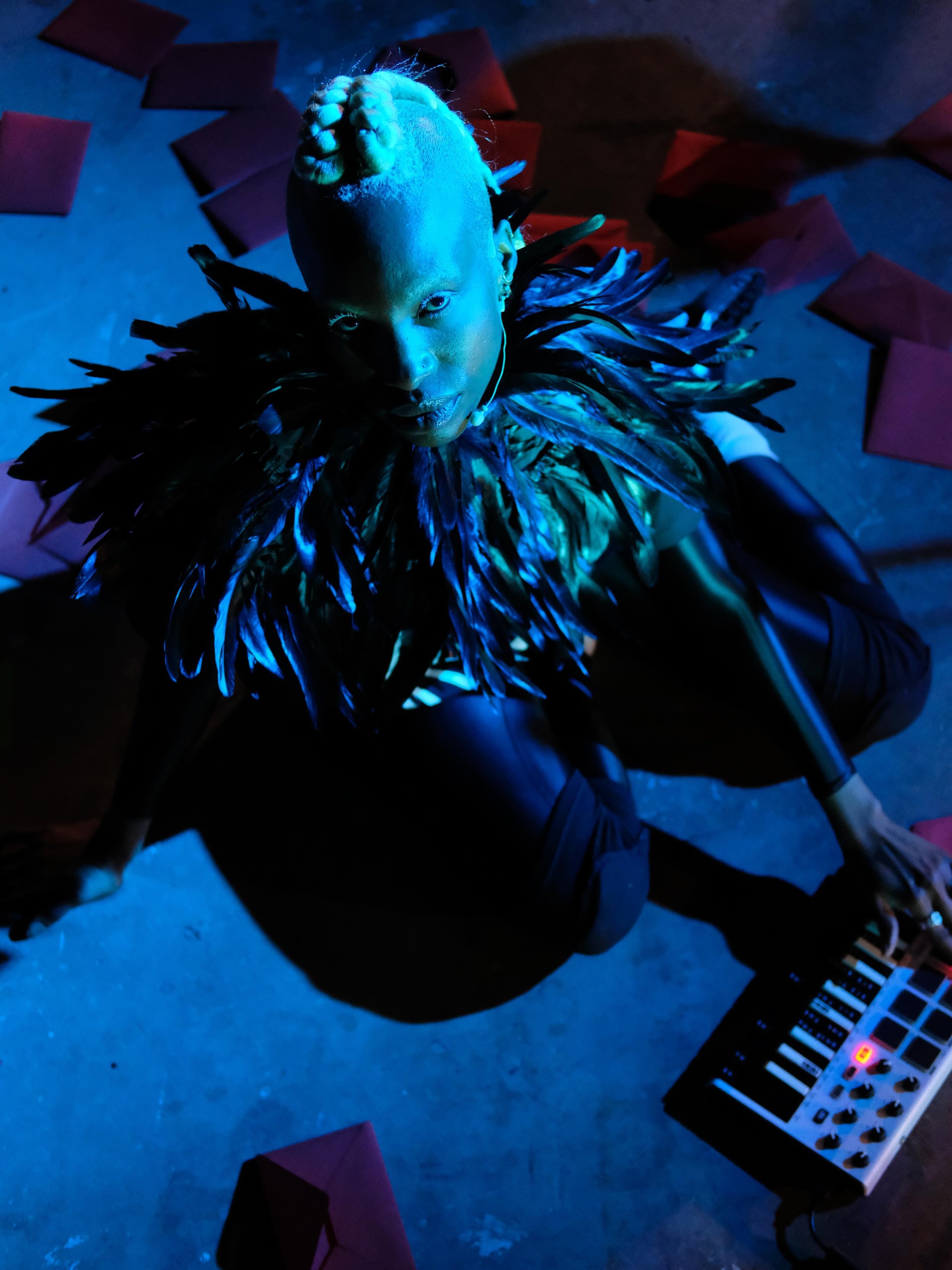 Diasporas Now come to @southlondongallery for the next stop of the 𝘔𝘢𝘤𝘳𝘰𝘤𝘰𝘴𝘮𝘪𝘤 𝘍𝘶𝘵𝘶𝘳𝘦𝘴 tour.&nbsp;

3 June, 18:30-21:30

Featuring performances by artists:

🌀Tif Wellington (@tifwellington)
🌀Hannan Jones (@hannannannanananannnn)&n