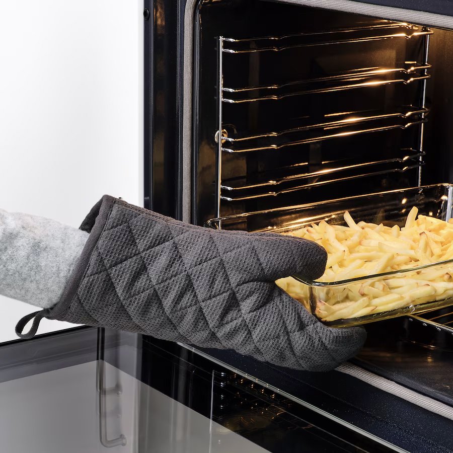 rinnig-oven-mitt-gray__0918261_pe786434_s5.jpg copy.jpg