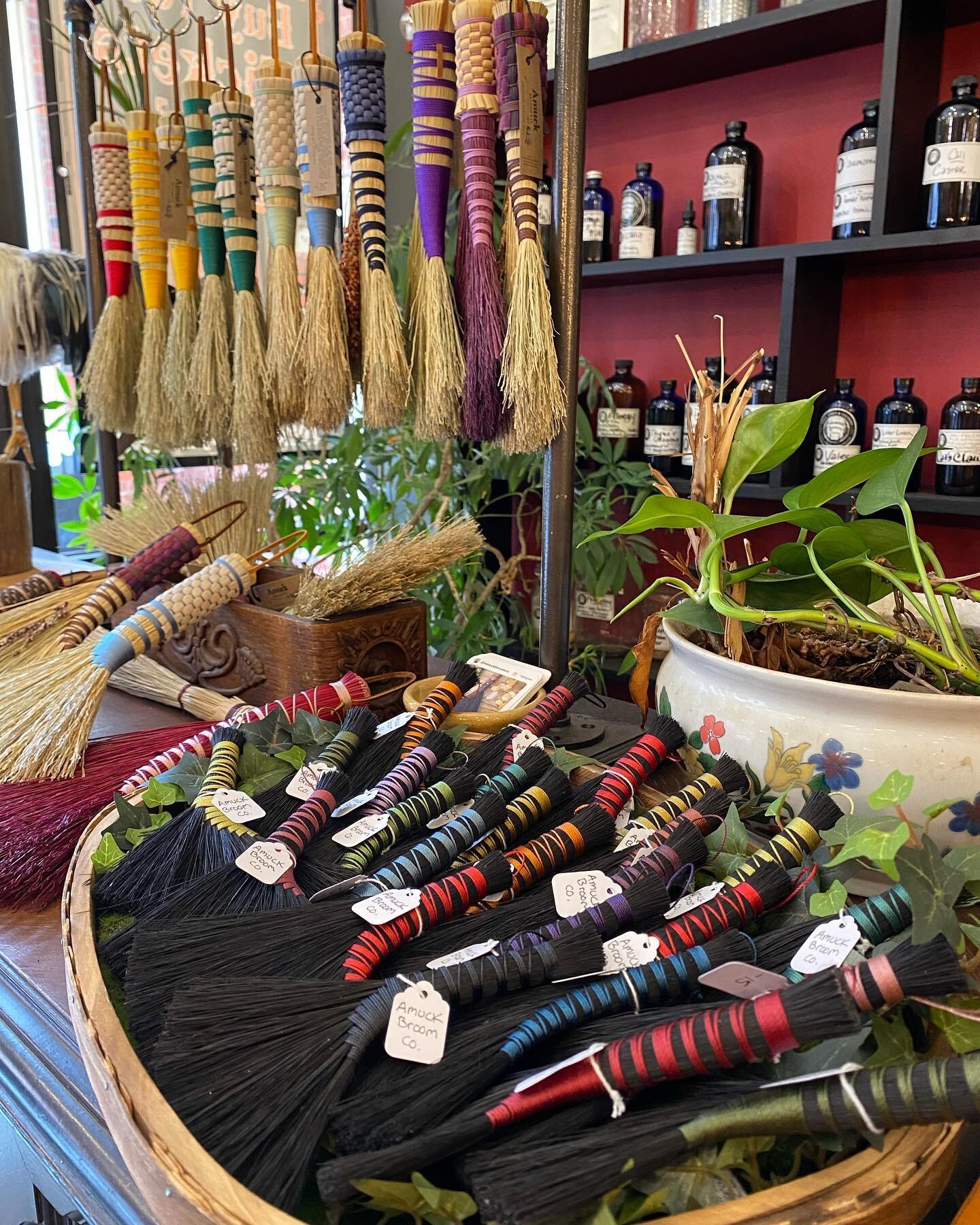 Just dropped a fresh batch of brooms off at @hive_and_forge. Make your spring cleaning a bit more magical and fun with a handmade broom! Swing through and see all the amazing new artists that have joined the collective this year 💜