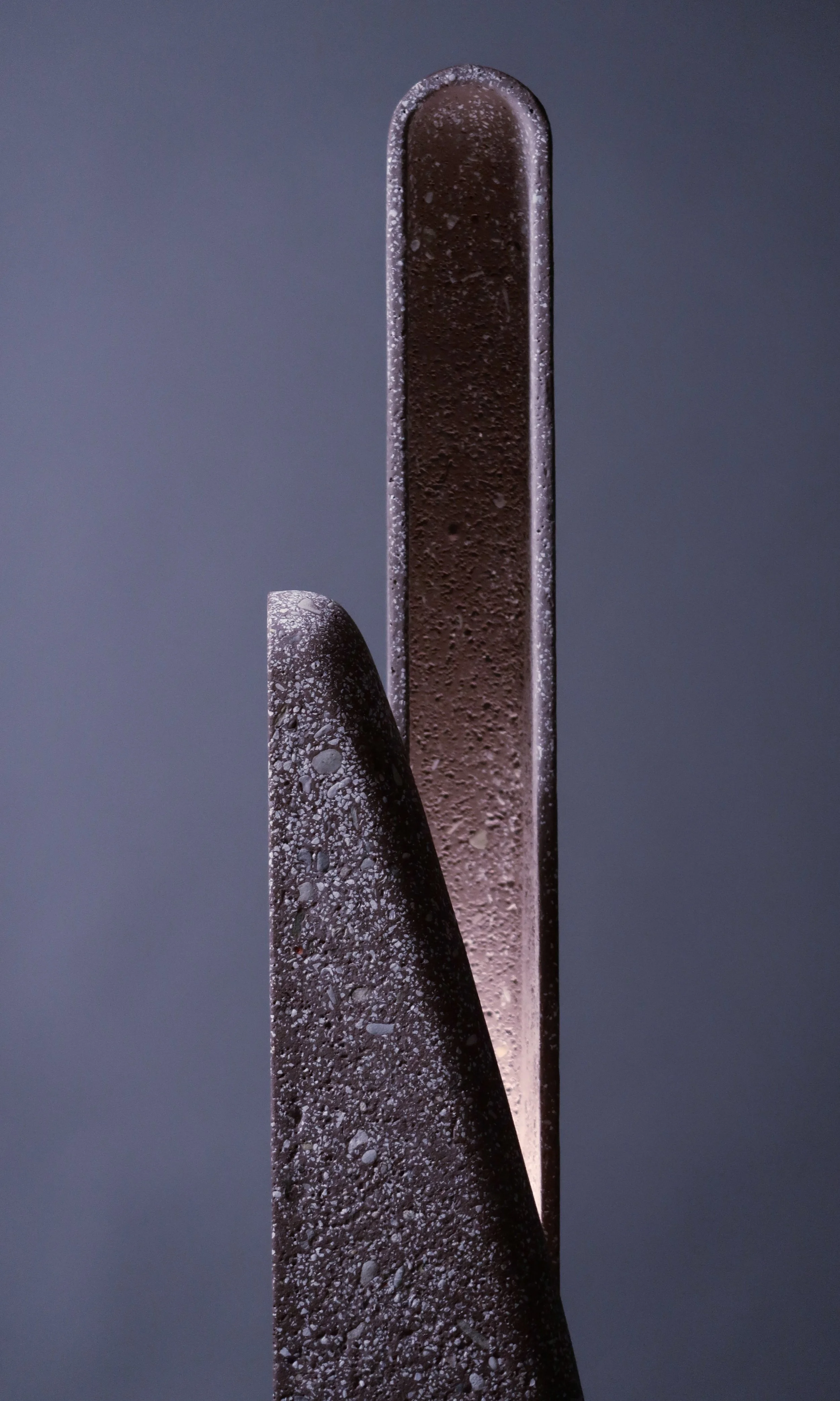 Burgundy | White gravel