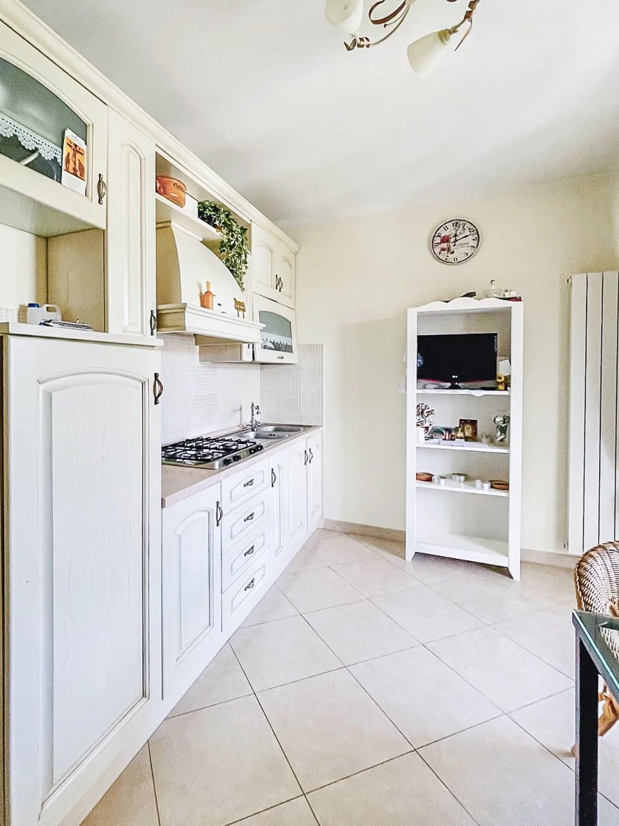 Villa Via QuartoVilla .jpg