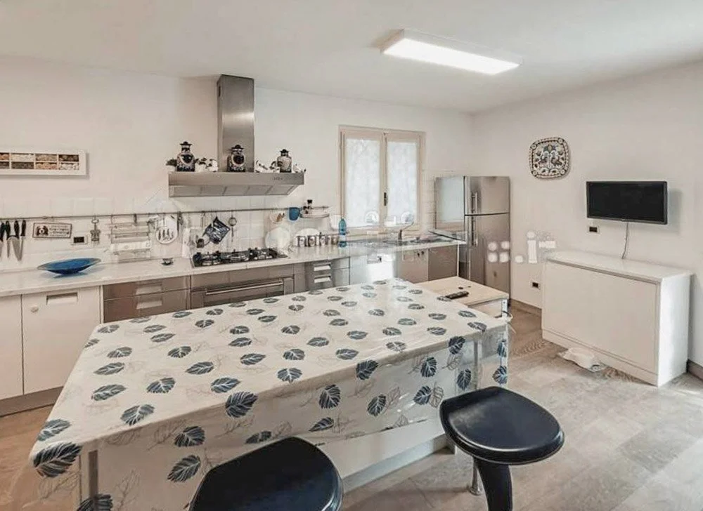 PHOTO-2024-11-06-19-05-44 3.jpg