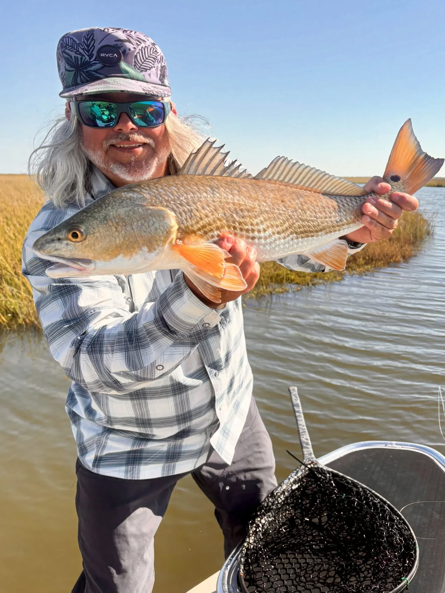 Some fun stalking of fish with @nlatoof &amp; @trout60 on the new skiff @sabineskiffs 👍Thank you, thank you 🙏 🙏🙏 #cwsff #coloradowestslopeflyfishing #nature #smile #travel #flyfishing #fishing #redfish #texas #fish #rainbowtrout #beautiful 😀 #ba