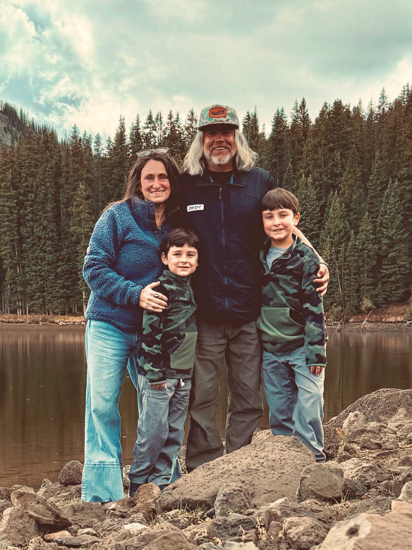 Super thankful for this amazing, strong and wonderful family I&rsquo;ve been blessed with 💕 Happy Thanksgiving 🦃  #happythanksgivng #thankful #blessed @reebs16 @rebeccalynmckenna 🩵 @jeffmckenna29flyfishing @western.colorado @coloradowestslopeflyfi