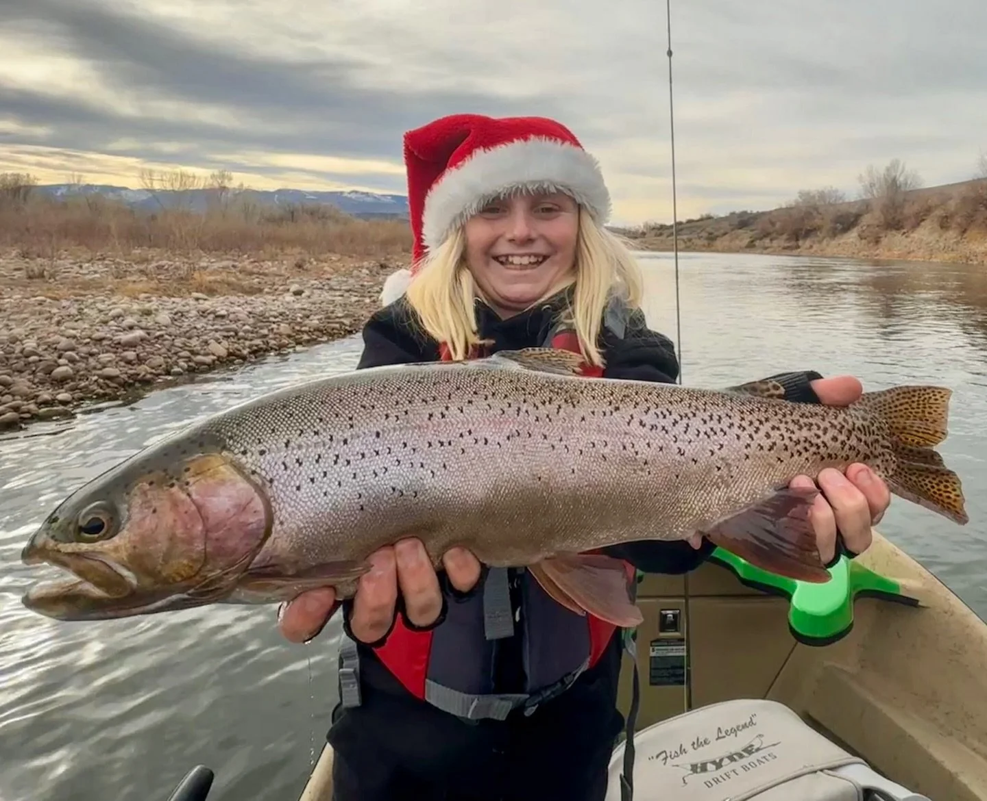 A Merry Christmas Eve Eve indeed with Wheeler and @tin_cup_chalice 🎅 🎄 ❄️ 🎣 What a fun day with some Christmas Reggae tunes ❤️ 💛 💚 to accompany us through the day on the water 💦 🎶 🔊 Always fun! 🤩 #cwsff #coloradowestslopeflyfishing #flyfishi