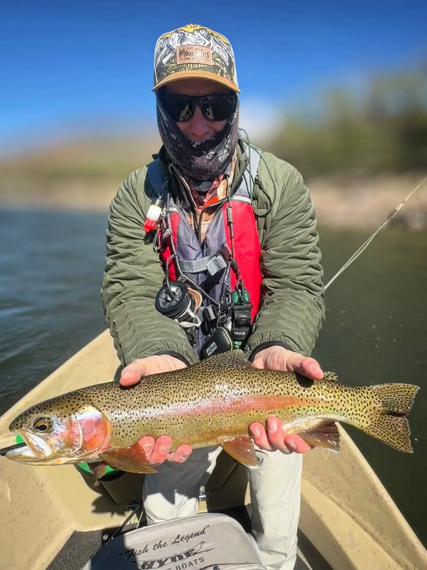 @billthornton6174 with a nice fish 🤚 🐟 ✋ From a little sun here and there to wind 💨 and clouds ☁️ overall the fish didn&rsquo;t seem to mind the changes the day handed out to us 👍 Fun as always and thanks for the support Bill 🙏 Don&rsquo;t forge