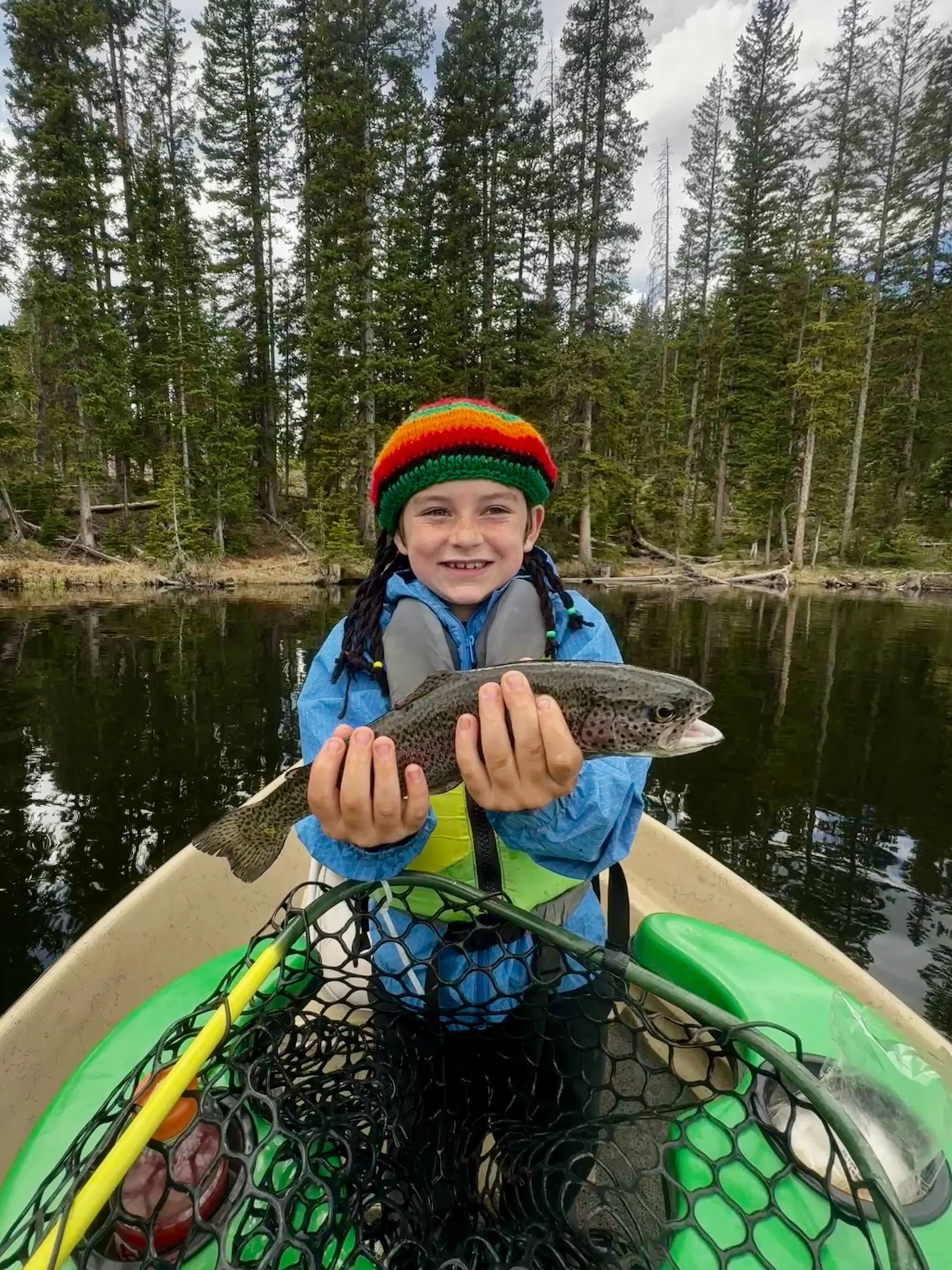 Feeling &ldquo;IRIE&rdquo; with the Boyz&rsquo; on the water 💦 Fun times indeed with these two! ❤️ 💛 💚 @coloradowestslopeflyfishing #cwsff 🐟 @jeffmckenna29flyfishing @reebs16 😊 @western.colorado #flyfishing #fishing #colorado @rebeccalynmckenna 