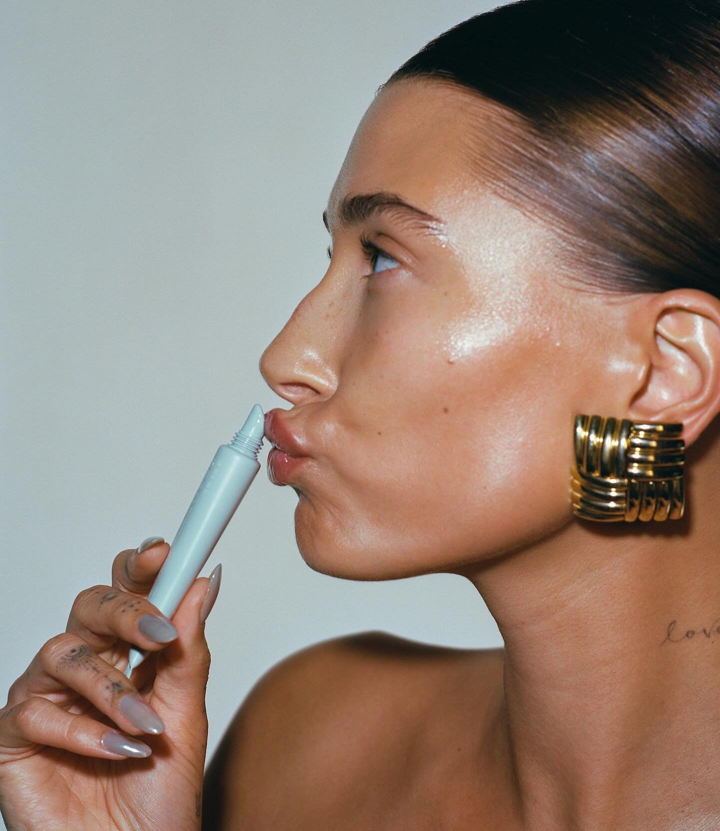 Team saves&hellip; 
Abbie: &ldquo;Vintage jewellery is having a moment. More contemporary brands are embracing the vintage styles. And lets face it&hellip; anything with @haileybieber in, we&rsquo;re obsessed with&rdquo; 

Leah: &ldquo;My most sought