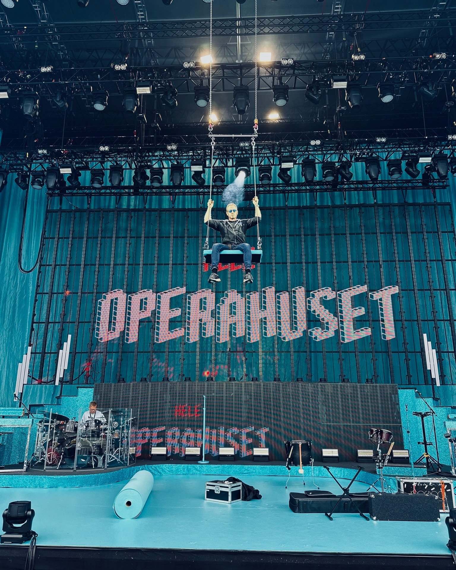 Week 35

A week of big gigs and events:

&Oslash;yvind and Marius teamed up as PM and SM for Gabrielle&rsquo;s big gig at Koengen in Bergen. What a ride - and what an incredible ending in front of 21 500 people 🔥 More photos to come, but for now: a 