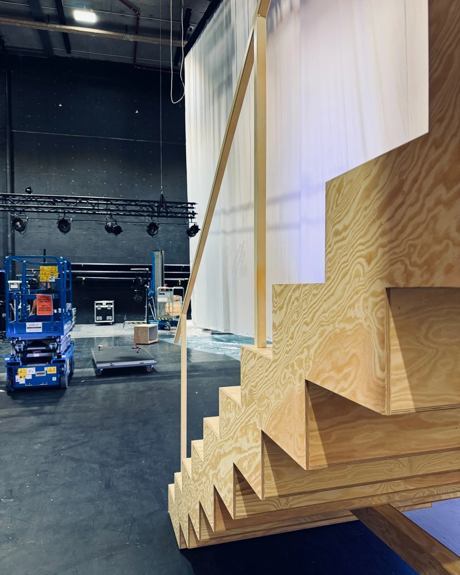 Week 42

It&rsquo;s been a week of office work, restructuring and building new shelves in the workshop, and some of us even had a week of holidays. Not many photos have been taken, but:
Sigurd stayed the week in Kristiansand teaming up with CT for an