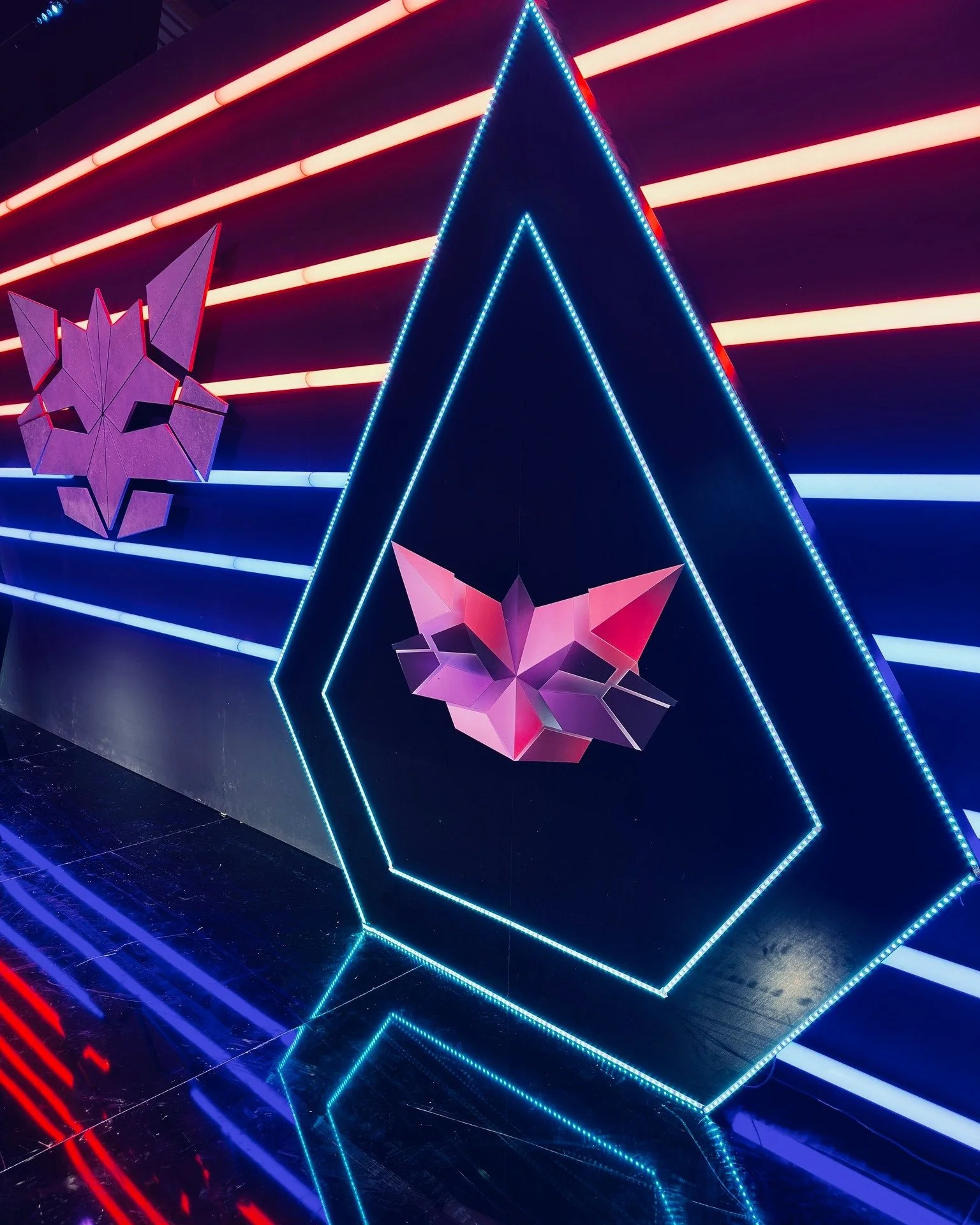 Week 45

LED tape was integrated in the Maskorama set - 6th season using the same tape ♻️🌟🙌🏻
Marius and Sigurd have worked events together with CT at both Unity and Gardermoen. Sigurd also had a trip to H3 teaming up with Hilux as sys tech lx for 