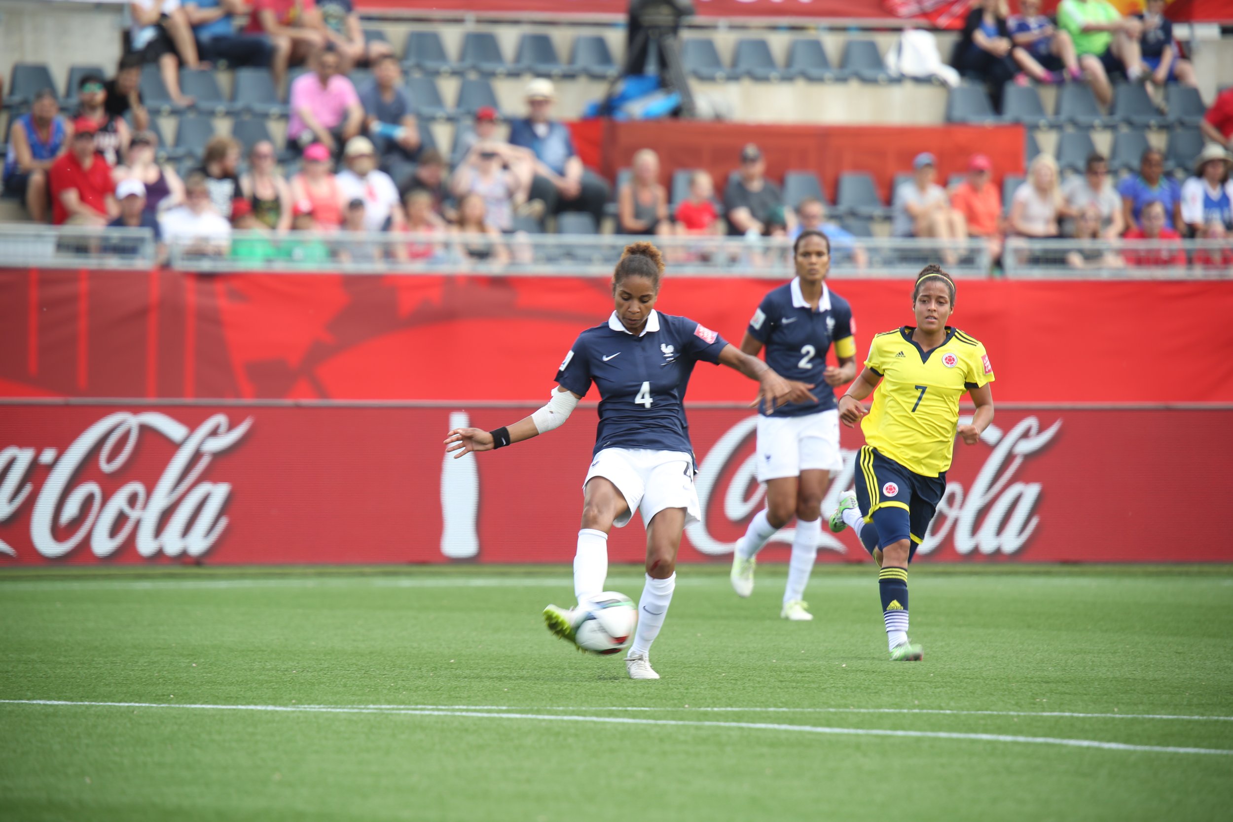 Laura Georges - France-Colombie Féminine - 1er tour de la coupe du monde 2015.jpg