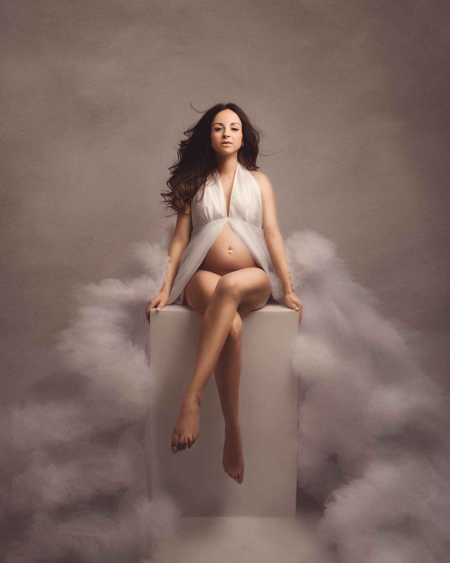👑 QUEEN 👑

J&rsquo;&eacute;tais un peu trop press&eacute; de vous faire d&eacute;couvrir cette super maman, alors la voil&agrave; 🥰 

Les s&eacute;ances sont &agrave; 100% personnalis&eacute;es, je vous guide de A &agrave; Z que ce soit pour les p