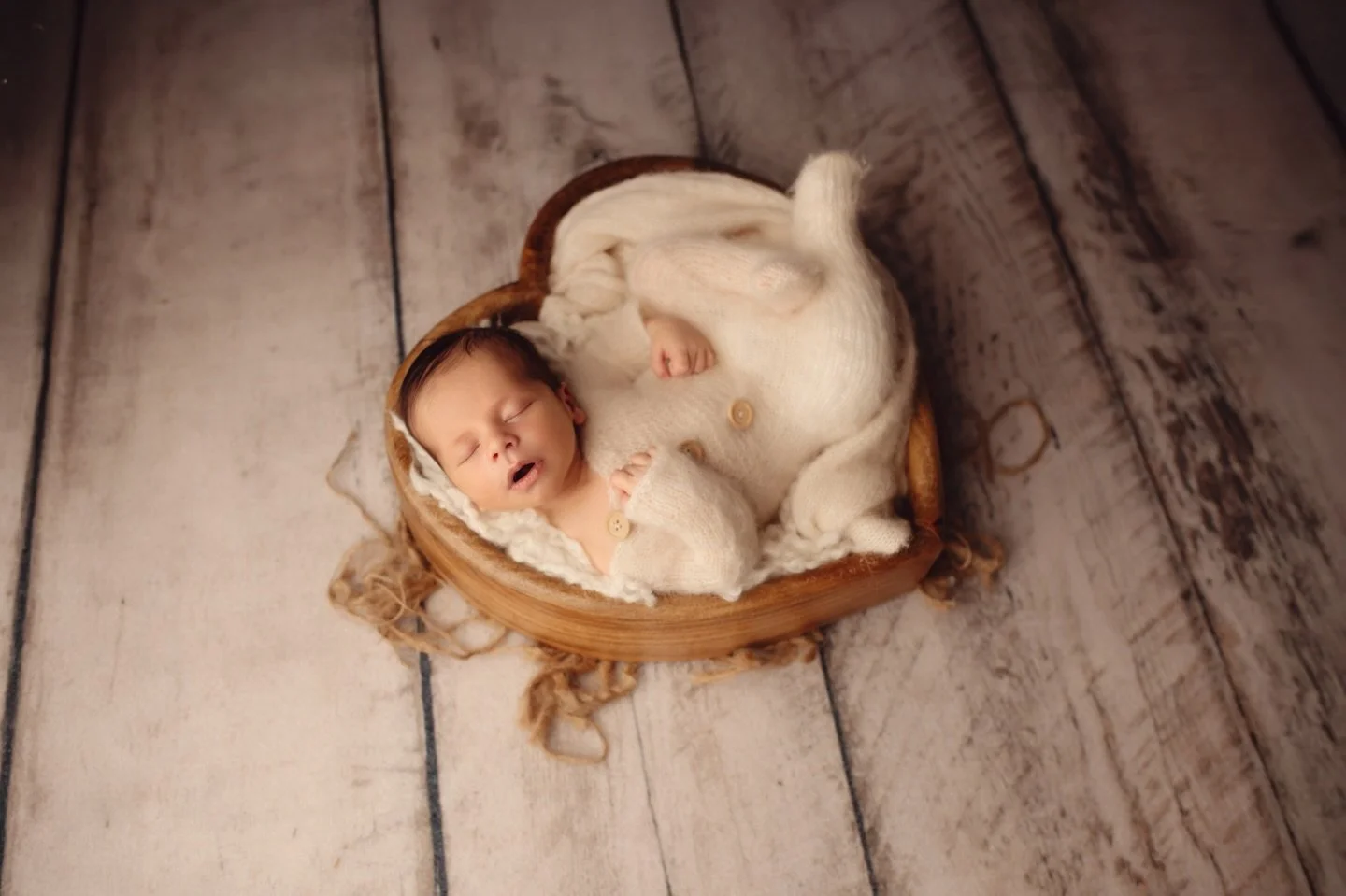Petite bouille d&rsquo;amour ✨

Mes petites mamans, les s&eacute;ances nouveau-n&eacute; ce r&eacute;alisent id&eacute;alement entre 9 et 15 jours pour garder les souvenirs les plus &eacute;ph&eacute;m&egrave;res de votre nouveau-n&eacute; mais on pe