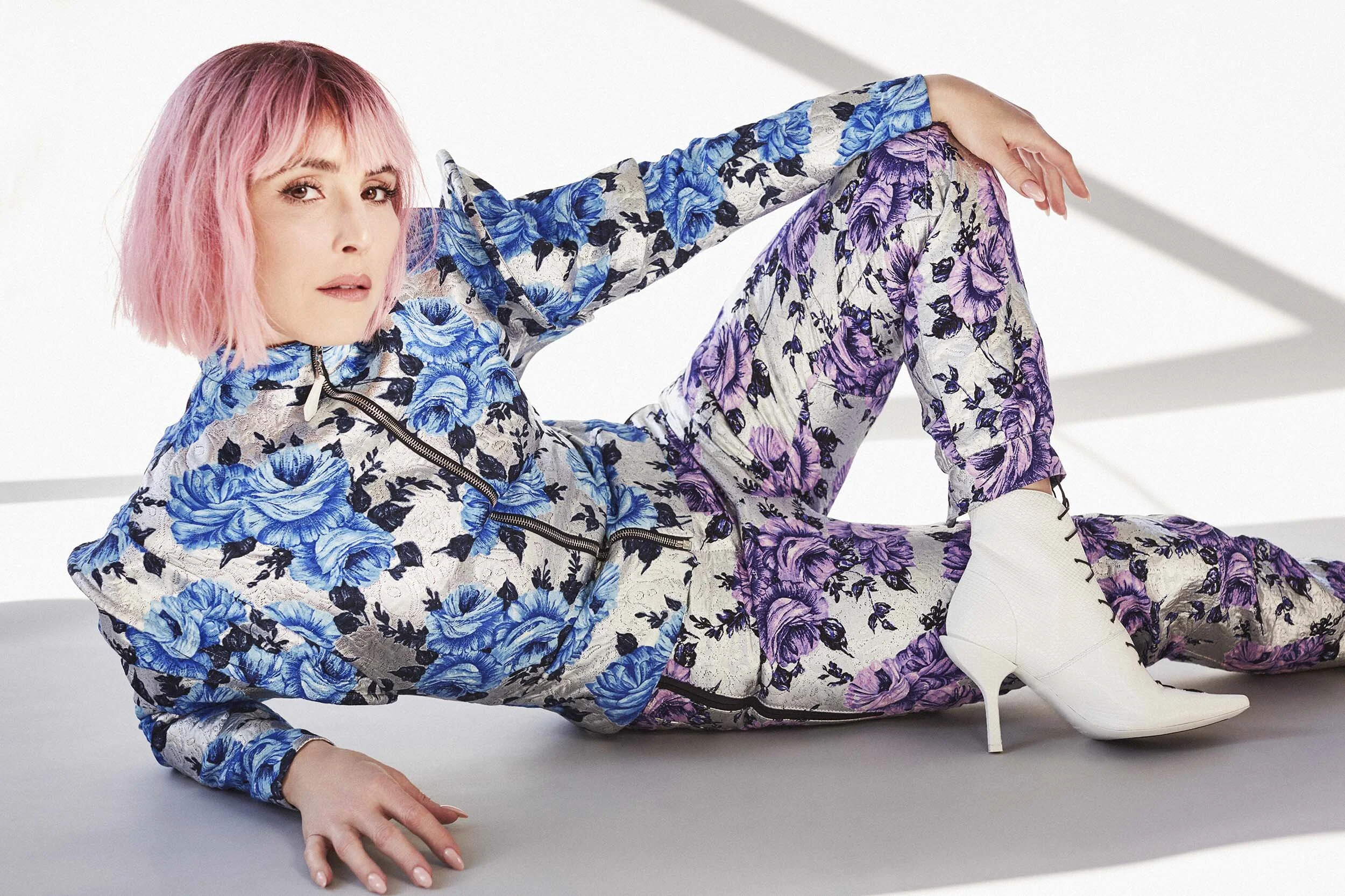 noomi-rapace-magazine-fashion-celebrity-portrait-04.JPG