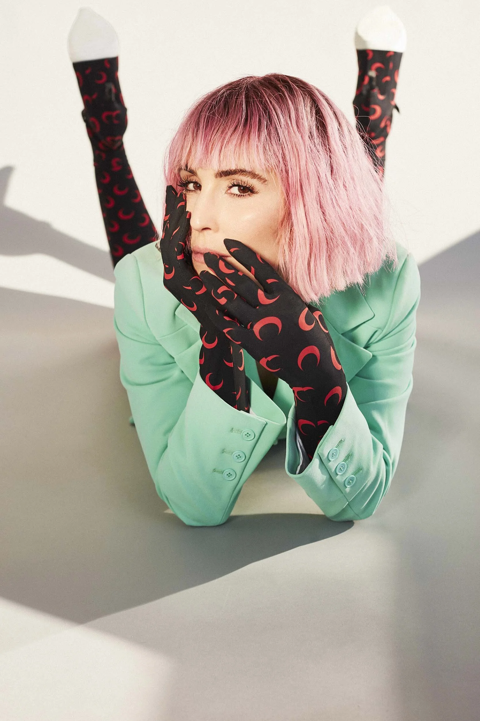 noomi-rapace-magazine-fashion-celebrity-portrait-09.JPG