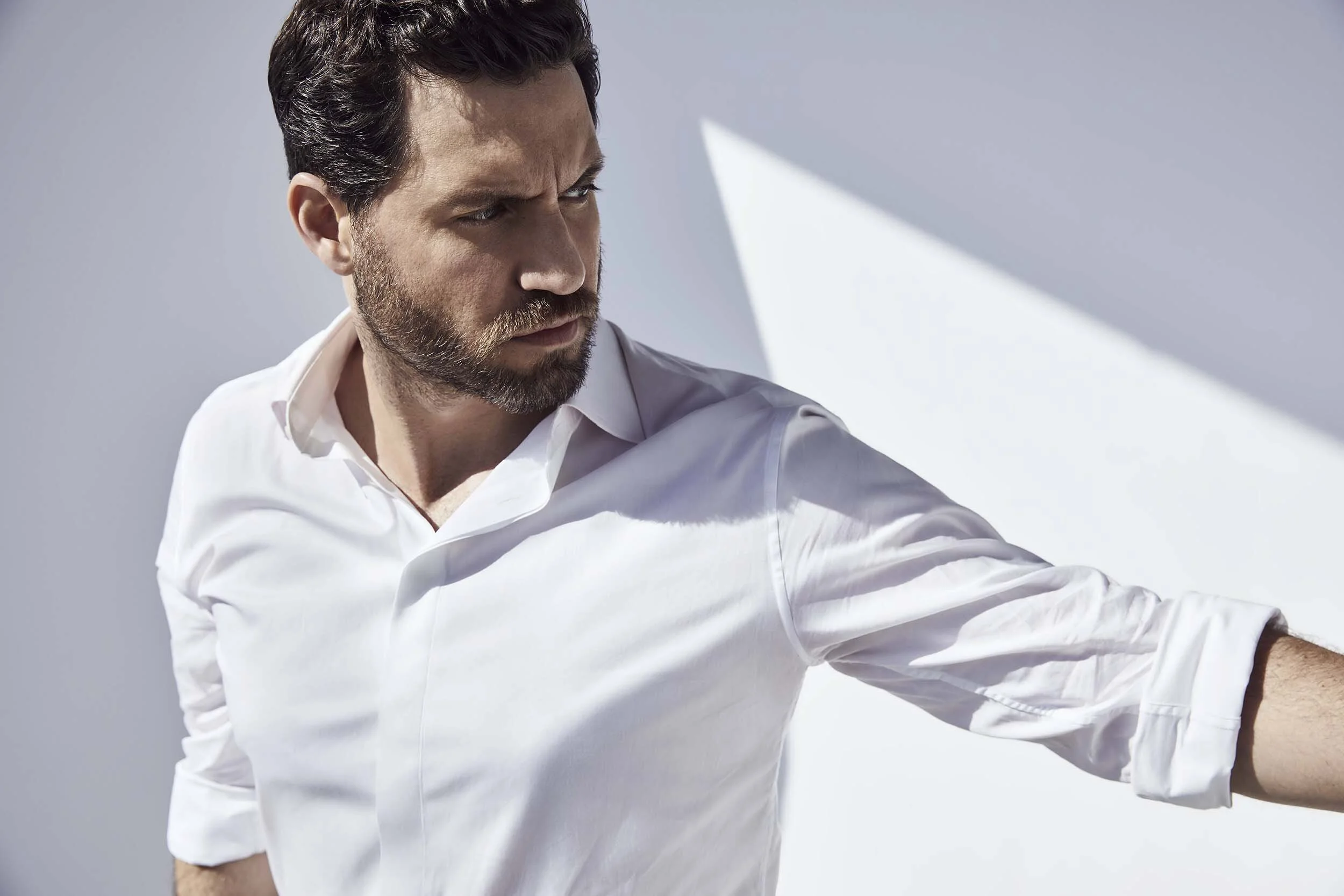 edgar-ramirez-magazine-fashion-celebrity-portrait-07.JPG