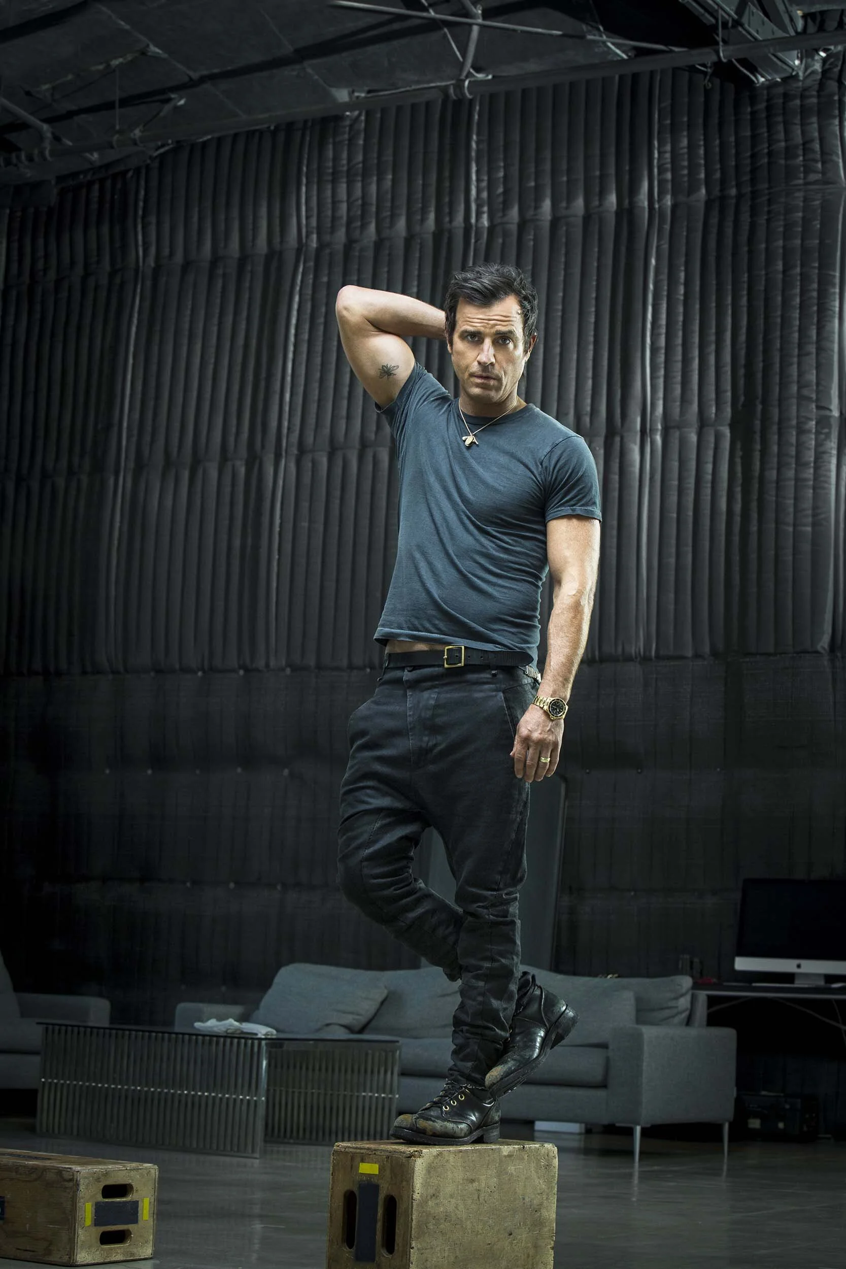 justin-theroux-magazine-fashion-celebrity-portrait-08.JPG
