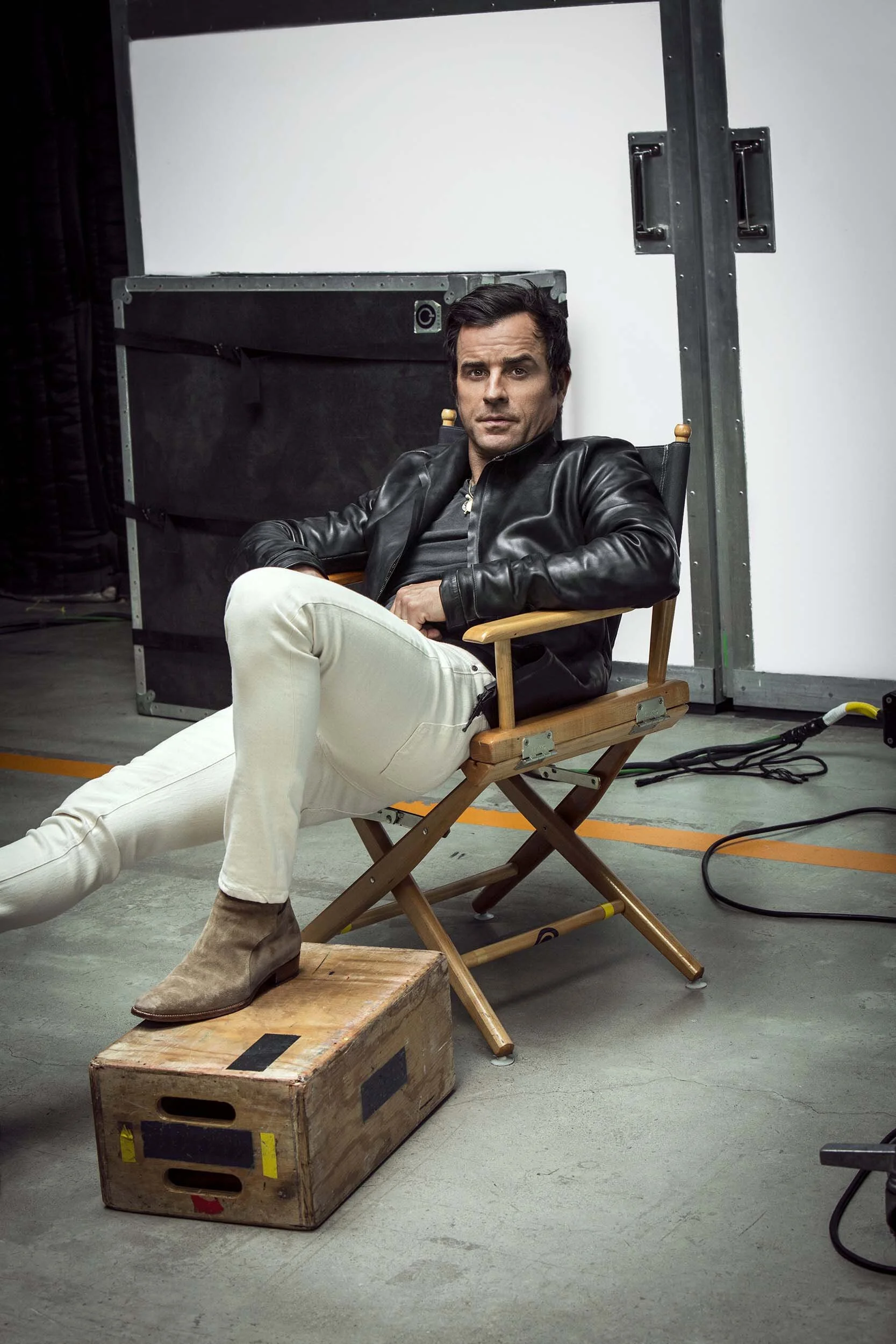 justin-theroux-magazine-fashion-celebrity-portrait-10.JPG