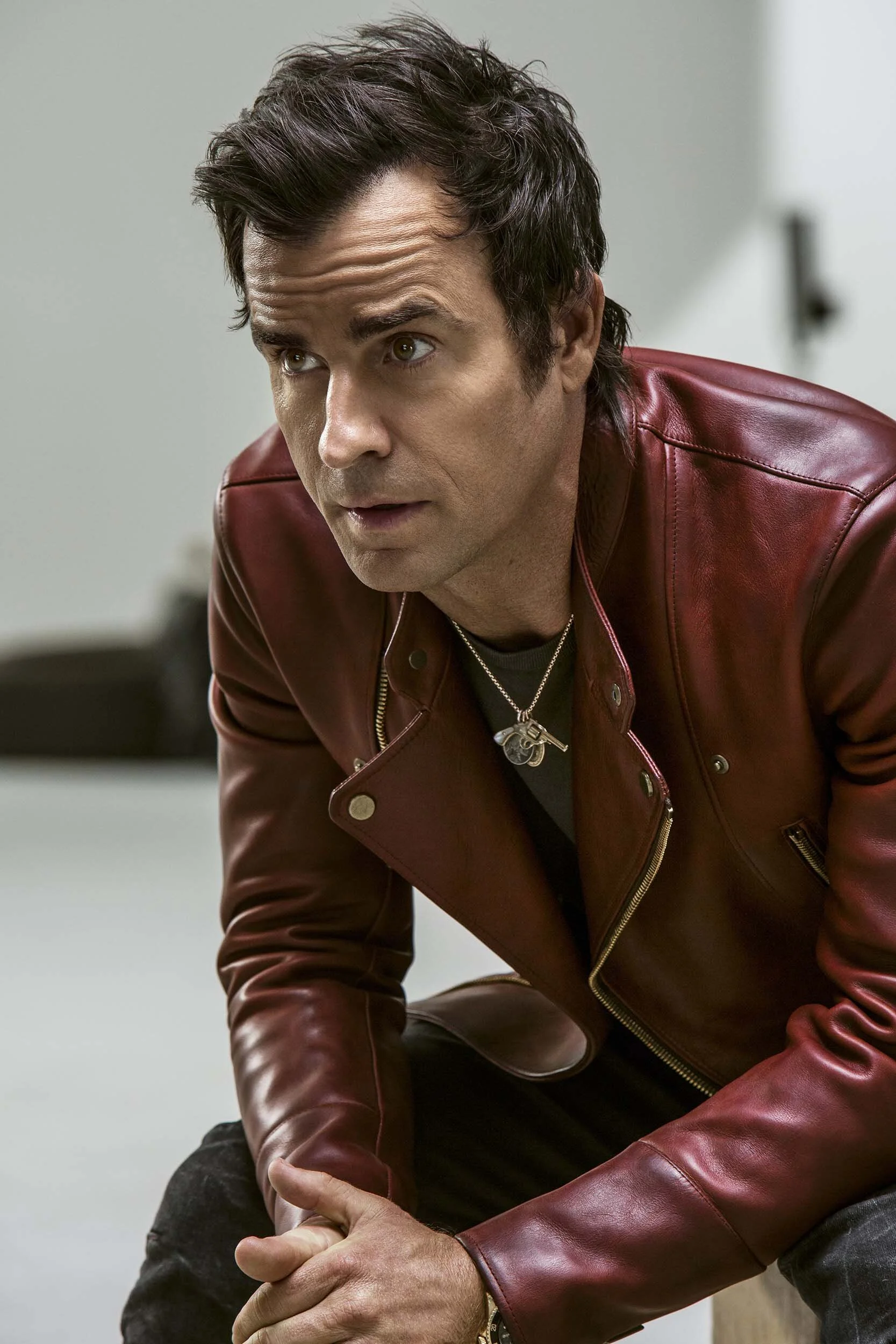 justin-theroux-magazine-fashion-celebrity-portrait-11.JPG