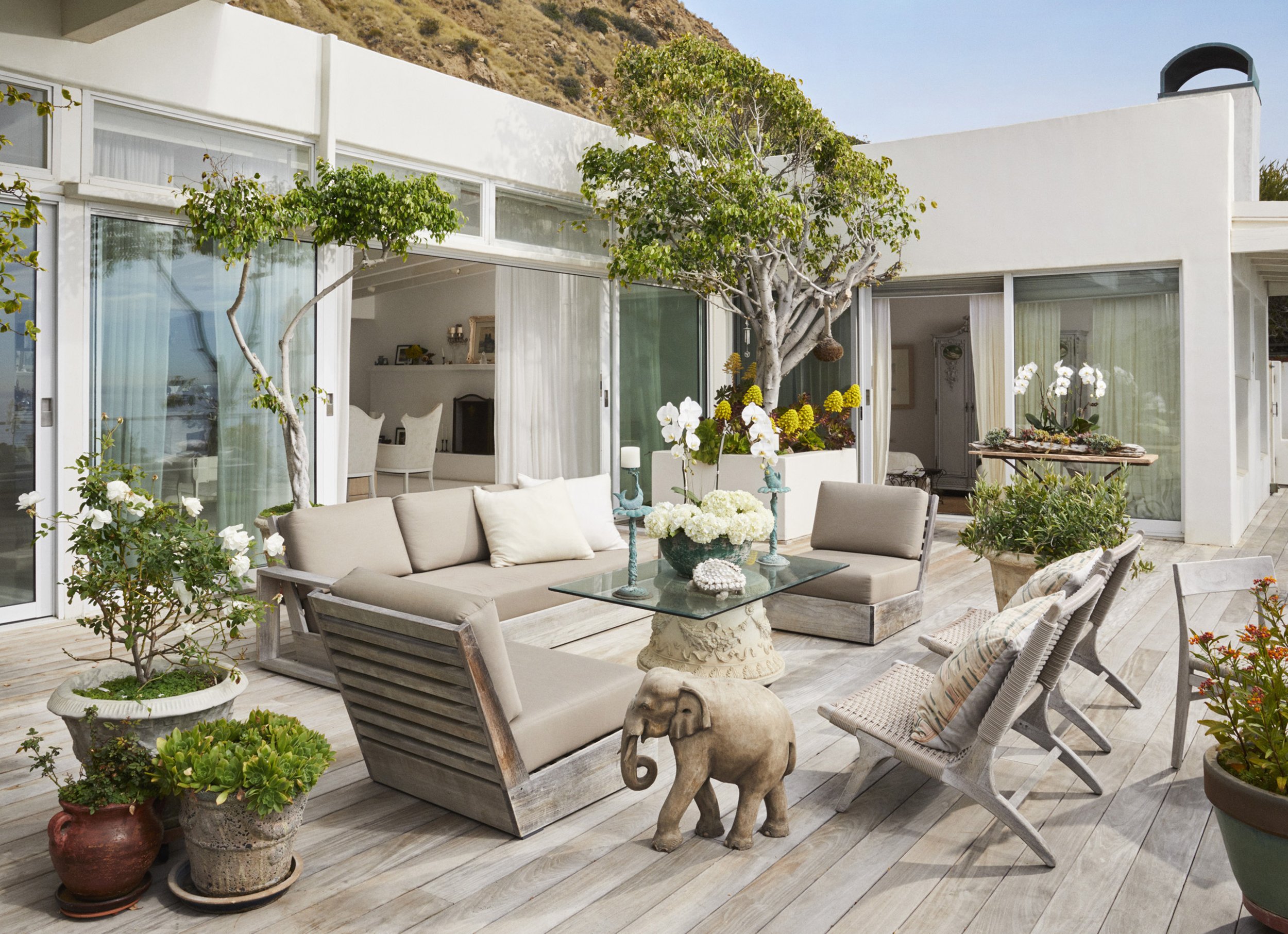 fran-drescher-portrait-malibu-home-magazine-01.JPG