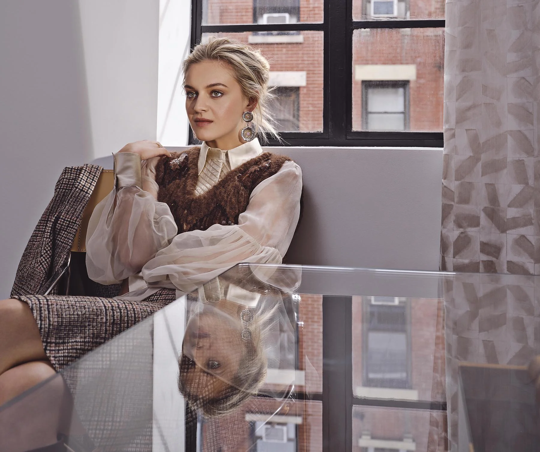 Kelsea-Ballerini-Fashion-Magazine-Shoot-Celebrity-08.JPG