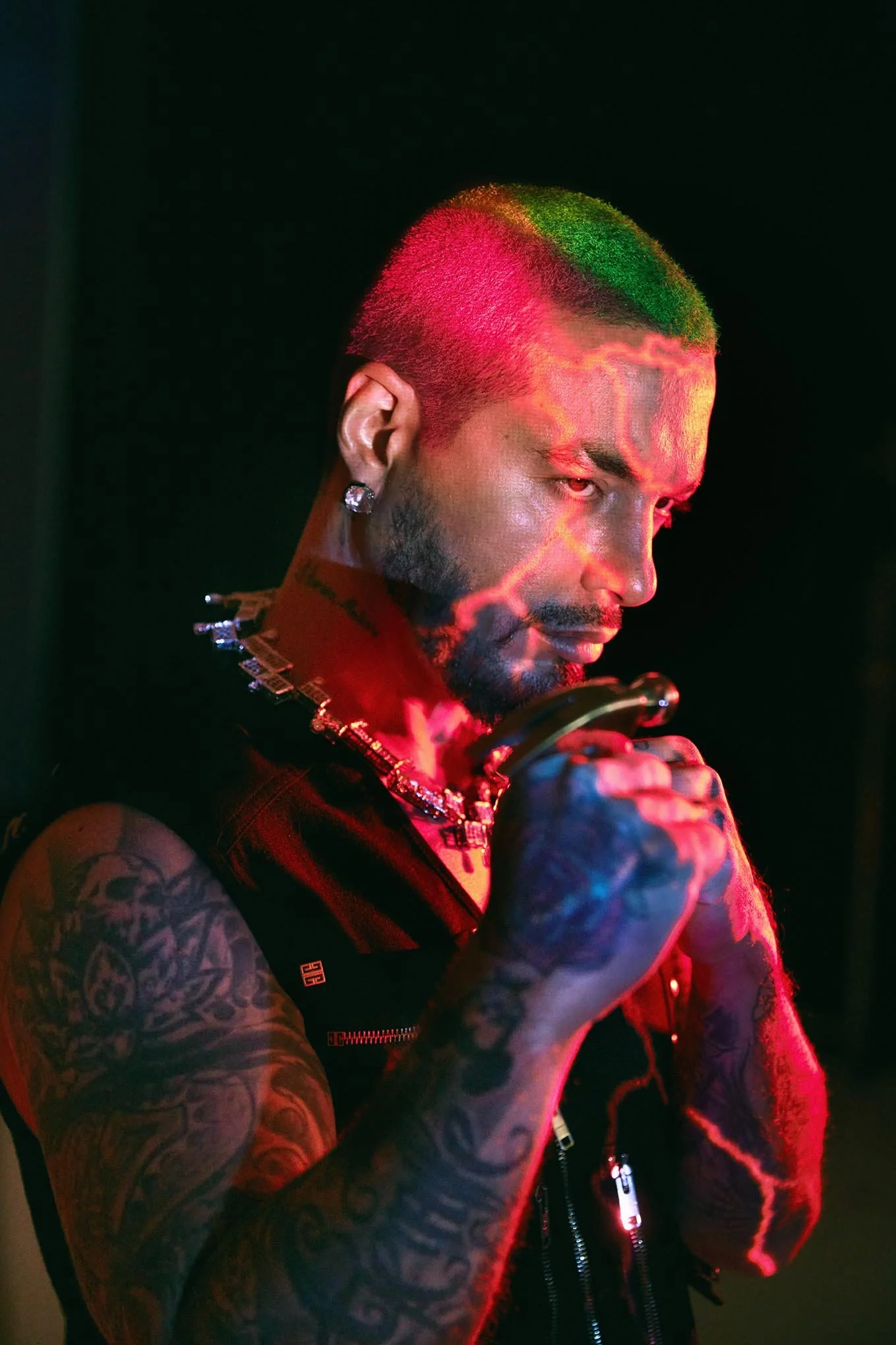 j-balvin-magazine-cover-photo-shoot-fashion-11.JPG