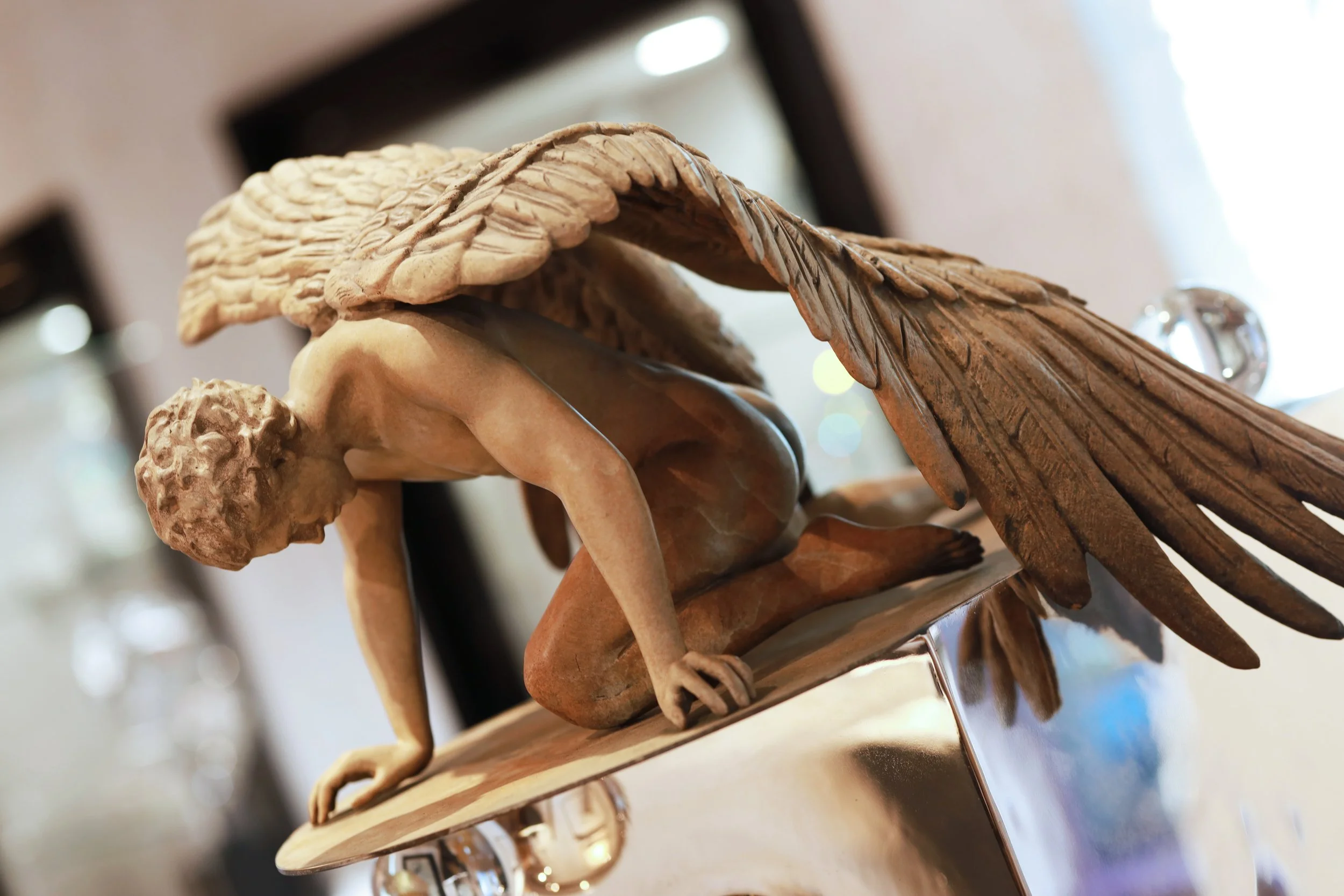Ectropy - Cielo
bronze / lucite26"h x23" w x24"d
