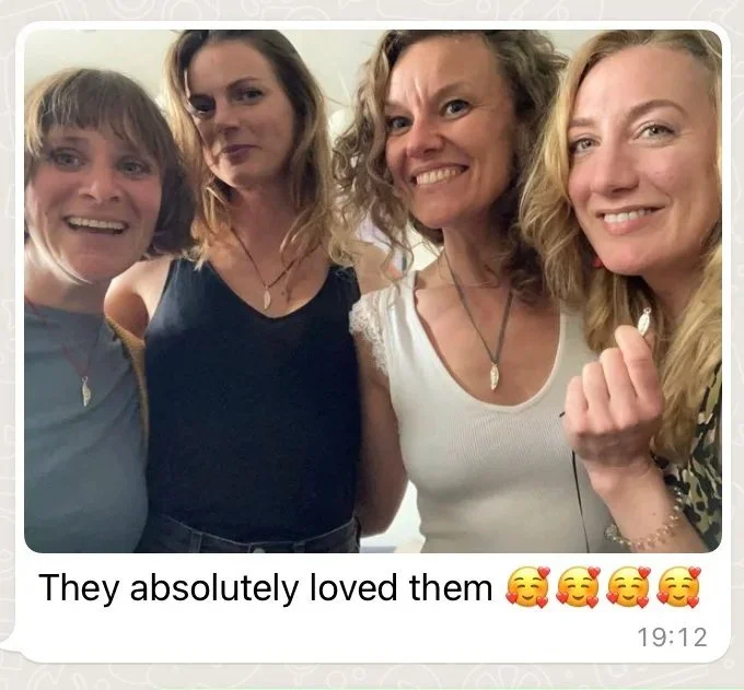Abbi commissioned a silver pendant to connect 4 friends who met at Bristol University.
The tiny pea pod charms have their first name initials engraved onto the 4 peas