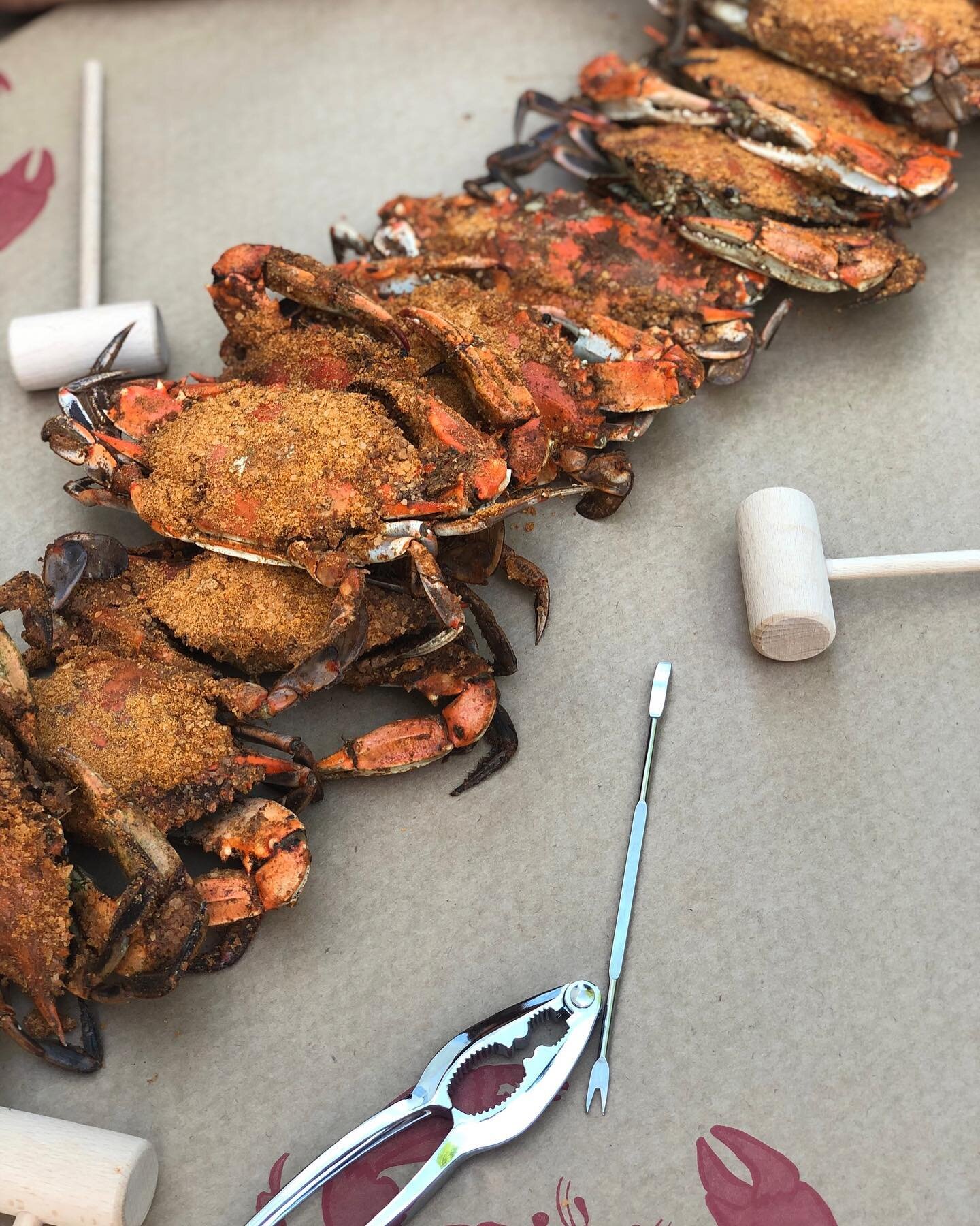 Football and crab cakes!  That's what Maryland does!  Being back in the DMV I have thoroughly enjoyed a few good crab feasts this summer!  If you have never gone to one before find yourself a friend from Maryland and get invited! 🦀⁠ 

Fun ways to ad