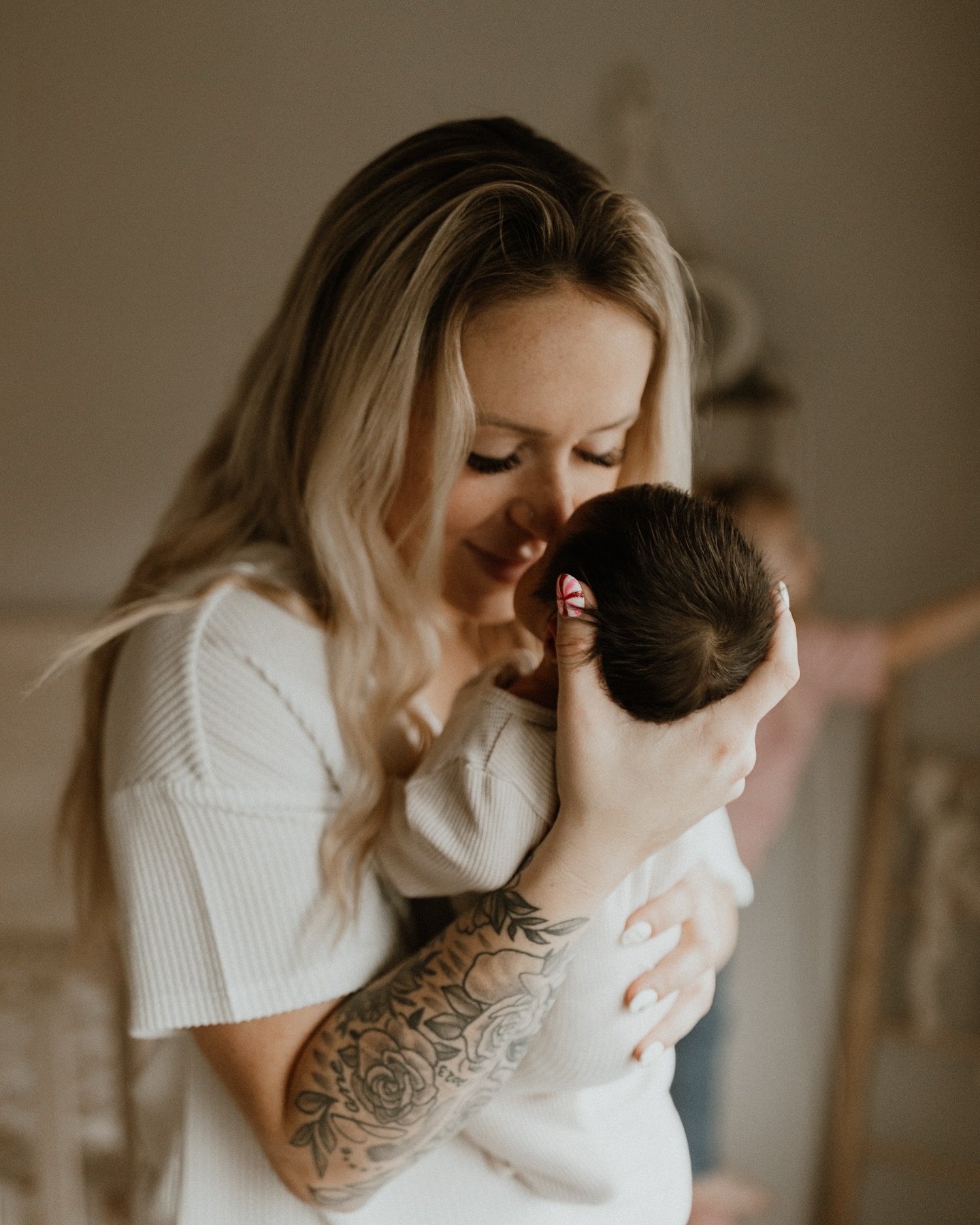 I absolutely love in home newborn sessions, but in 2025 I would love to do more fresh 48 sessions! 🤍🤍