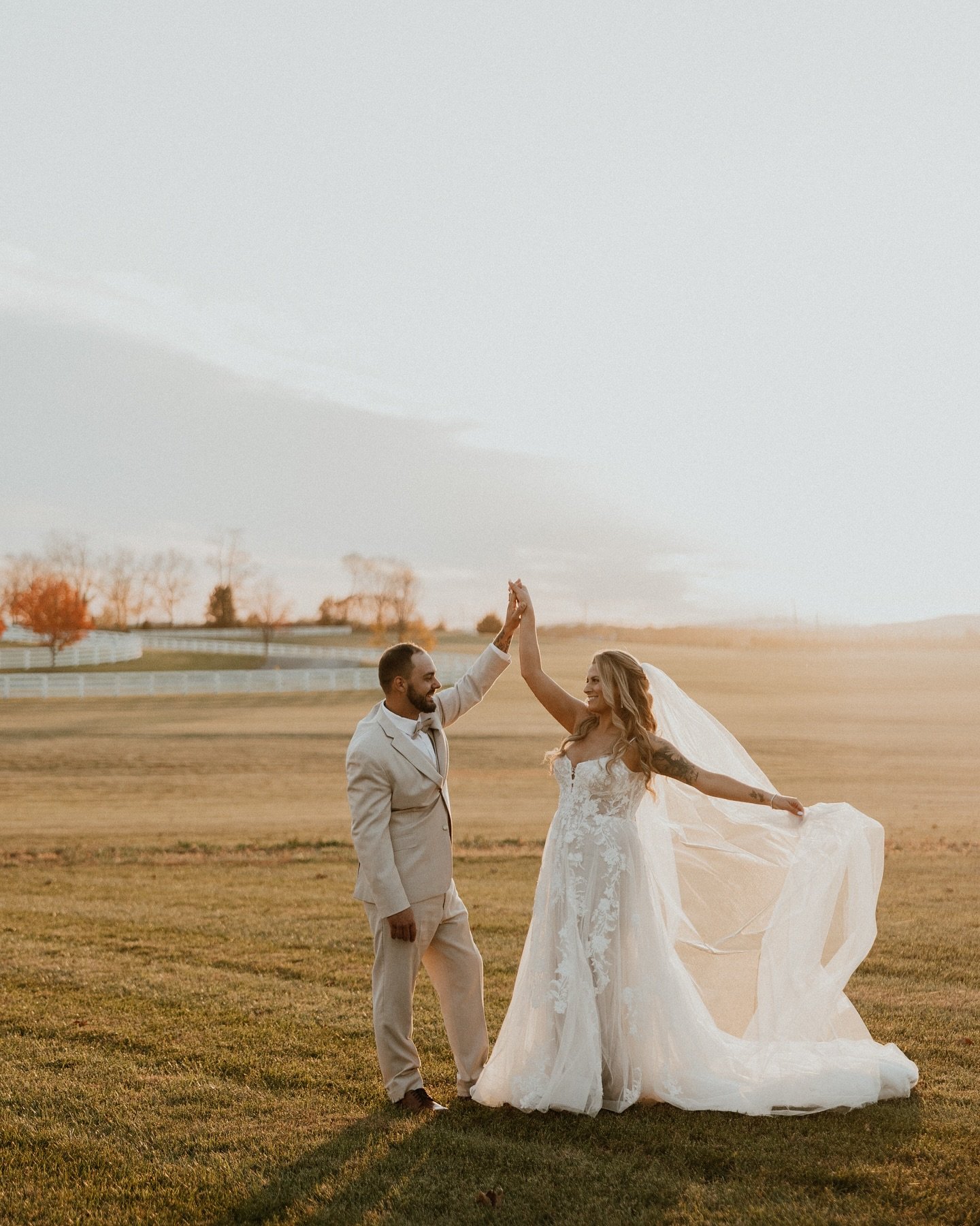 Some portraits from A &amp; R &lsquo;s wedding day 🫶🏻

Vendors:
@bluebirdmanorweddings
@heatherreastylestudio 
@celebrationsfrederick 
@districtdjs
@poshbridalmd
@partridgeandcoevents 
@tlicmedia
@sagecakery
@monicasflorals