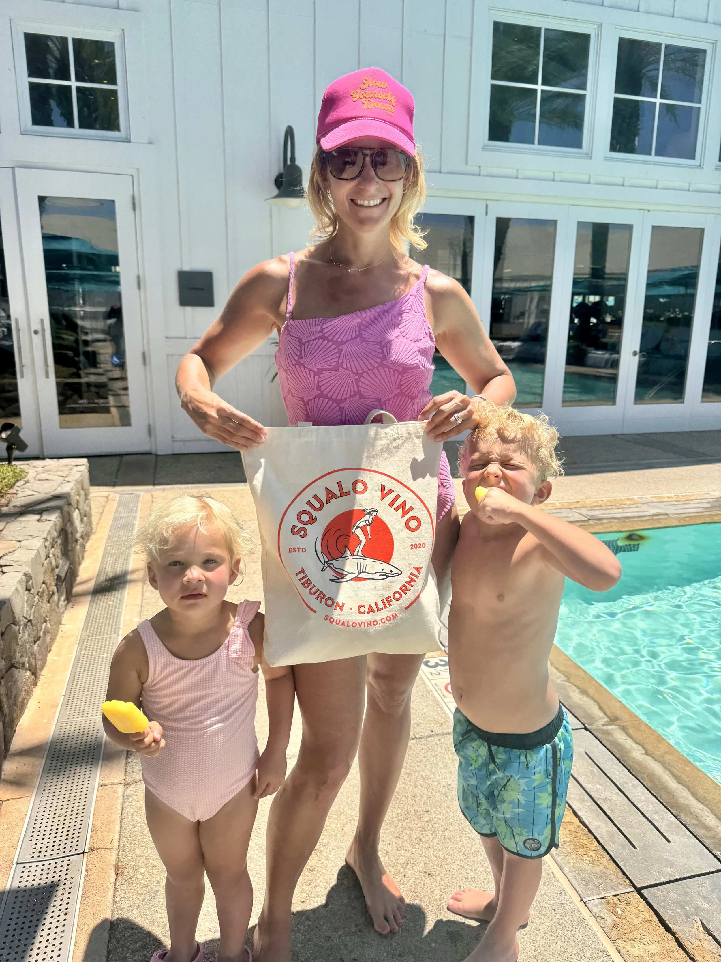 Squalo Vino Canvas Tote