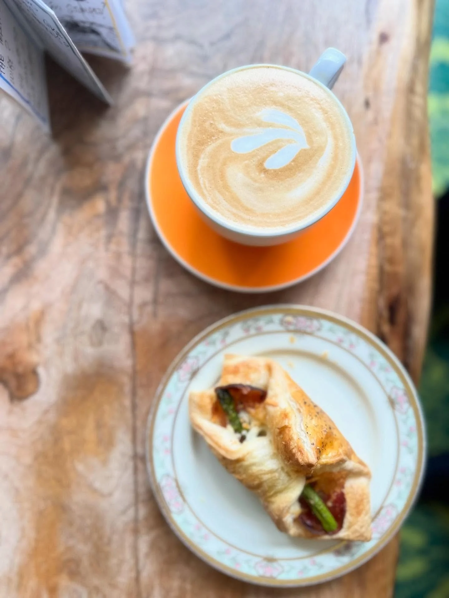 Bonjour Mecredi!! 👋🏻 
Hello Wednesday! 

We have all kinds of fun stuff going on here and within The Merk, so be sure to take a close look at all of our events and please do share. 🙏🏼

 ☎️ We&rsquo;re in the middle of switching services and our p