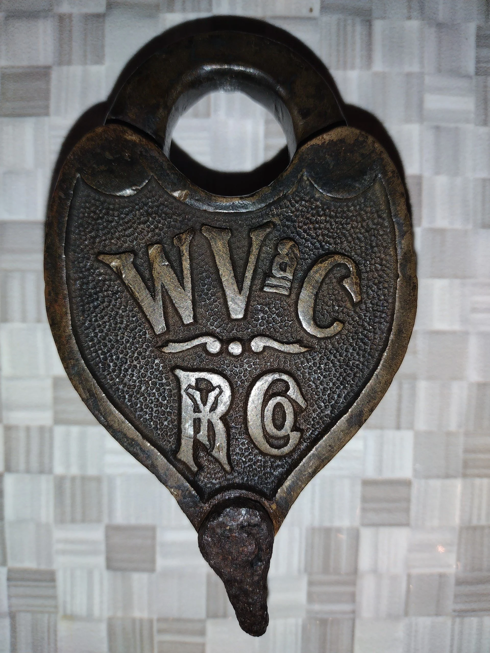 WVaCRyCo (short shackle version).jpg