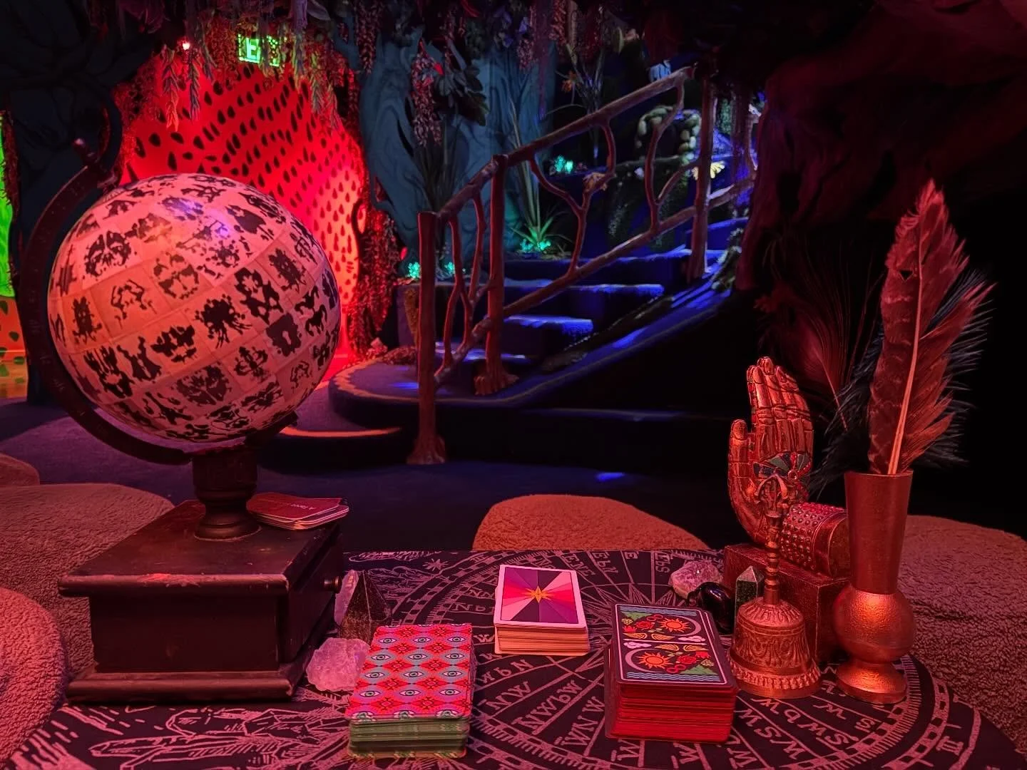 This was how I left 2025 and went into 2026- reading tarot at @meowwolfgrapevine 

So many beautiful human beings and beautiful stories to come.

Happy New Year, homies.