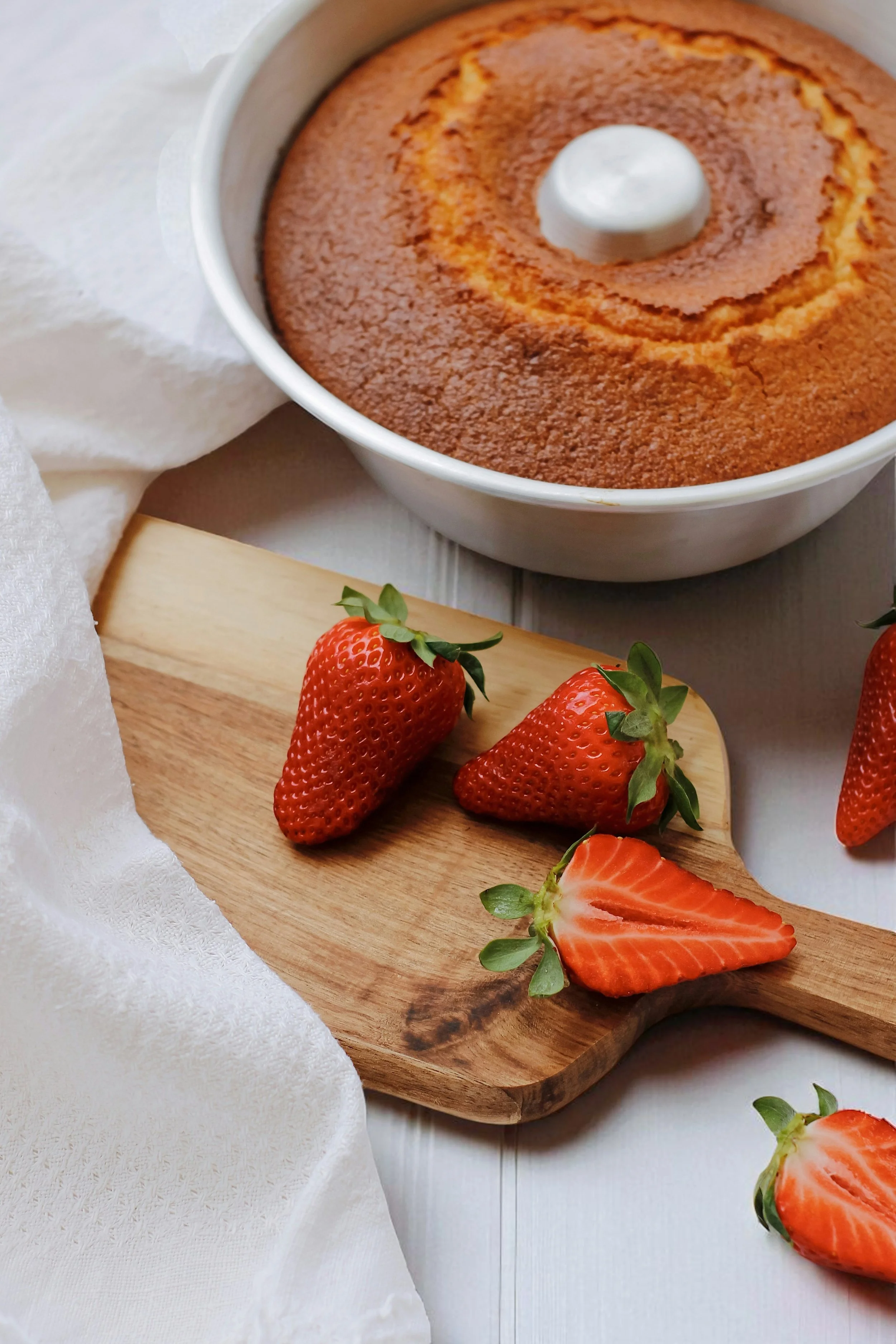 STRAWBERRY POUND CAKE.jpg