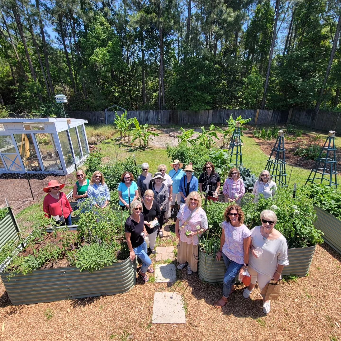 We had such a great time hosting the Driftwood Garden Club for a tour! Thank you so much for coming by to talk, walk, and learn about what we're doing right in our backyard.

#coastalhomesteads 
#driftwoodgardenclub
#gardensofinstagram
#gramyourgarde